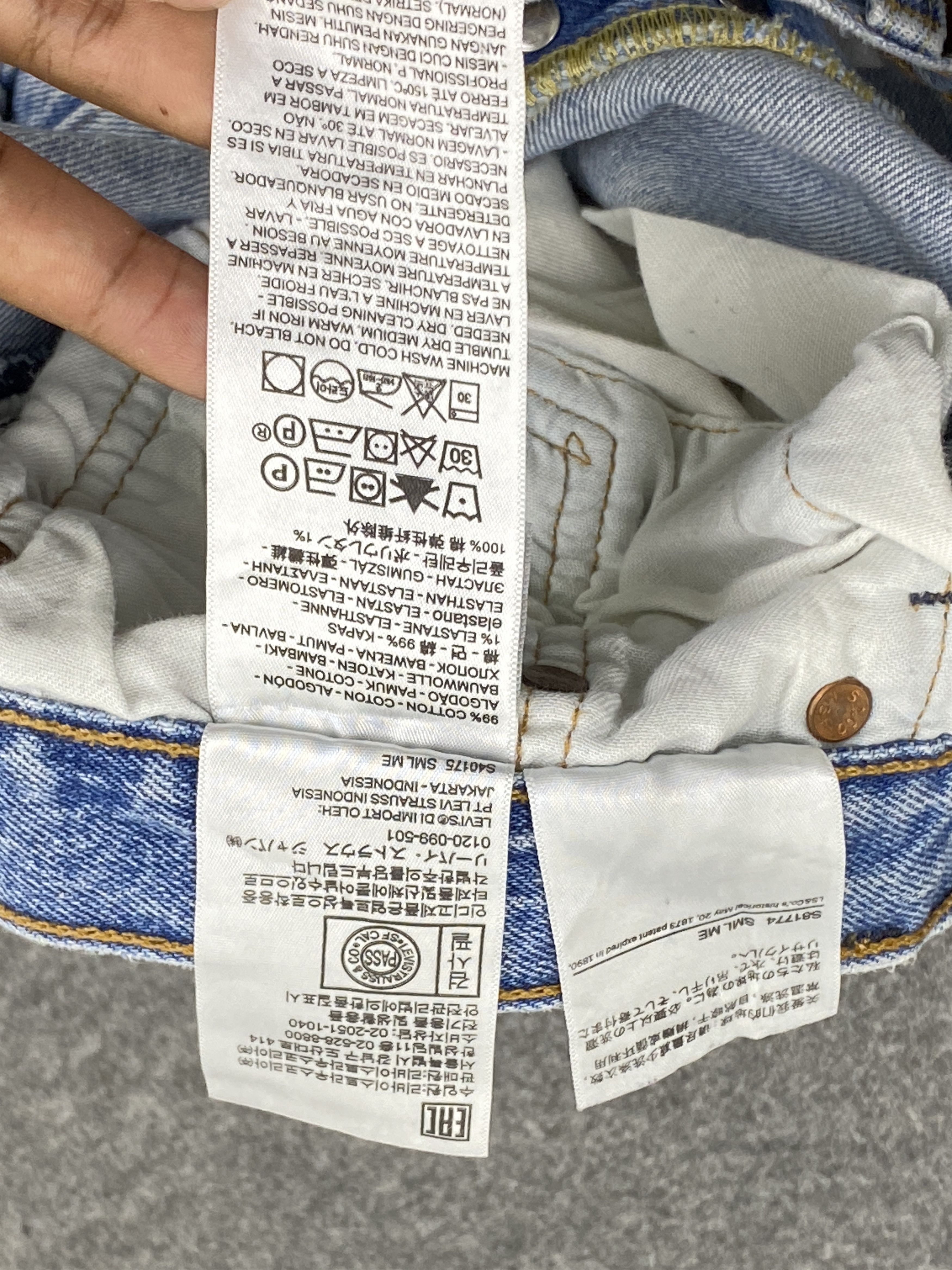 Levi's Vintage Levis 501 Light Wash Blue Jeans DP2760 Size US 42 / EU 58 - 14 Thumbnail