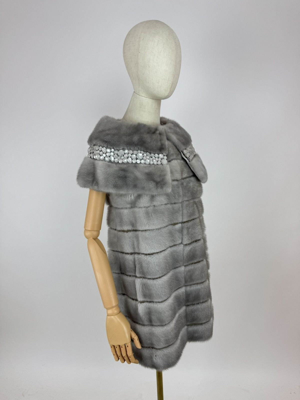 Fendi FENDI fur long vest collared archive clothing Womens size 42 Size M / US 6-8 / IT 42-44 - 4 Thumbnail