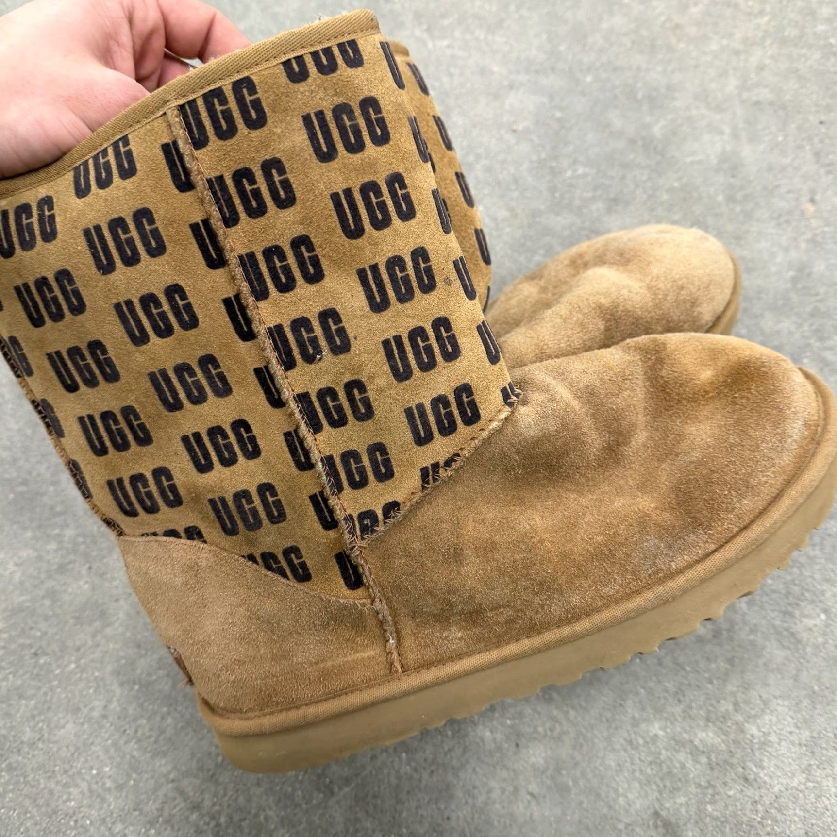 Ugg VINTAGE UGG Boots Classic Short II Graphic Chestnut Suede Sheepskin Women's US Size 11 Mens Womens Girls Boys Size 32" / US 10 / IT 46 - 3 Thumbnail