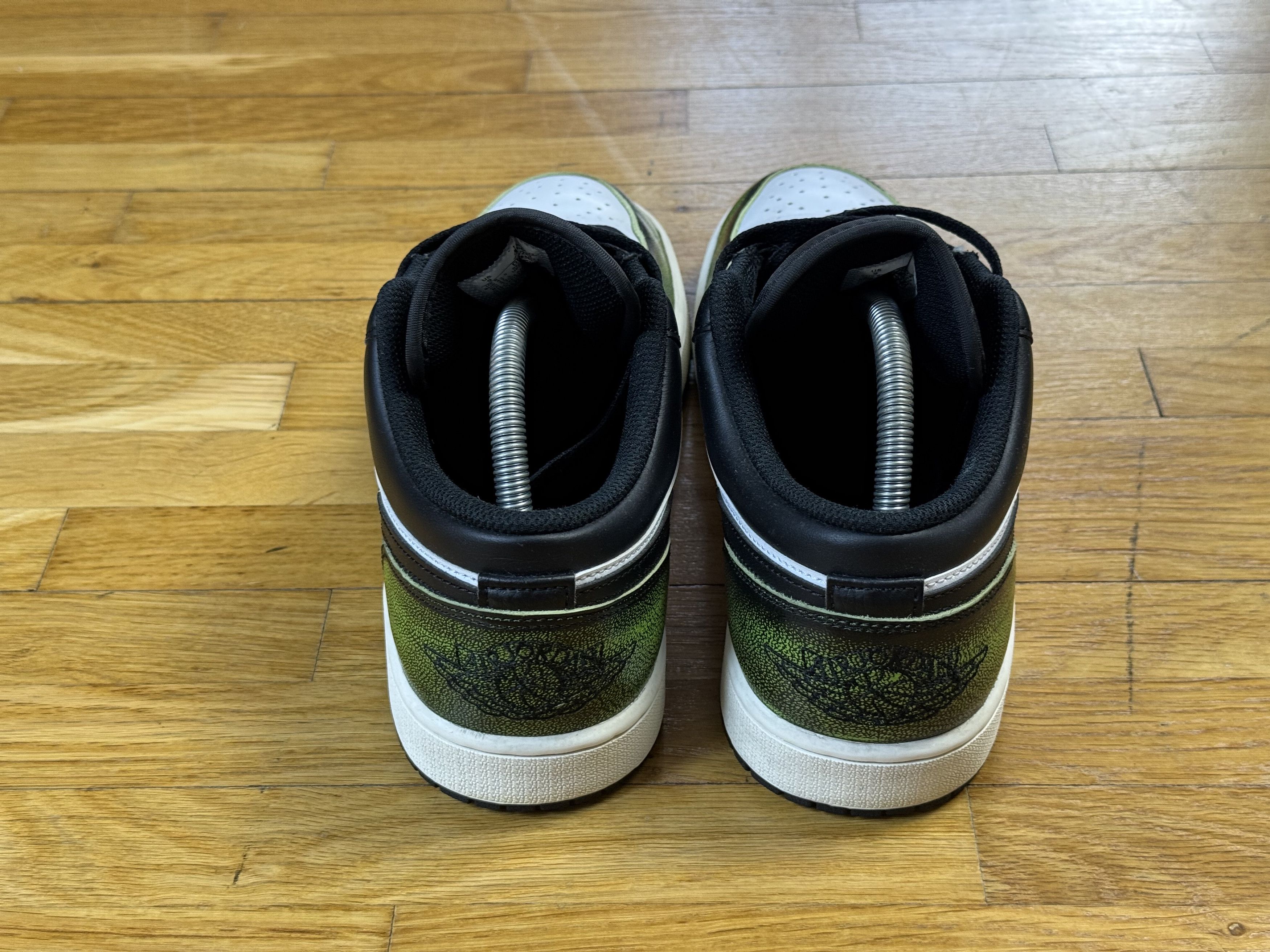 Nike Shoes NIKE AIR JORDAN 1 low electric green Size US 9 / EU 42 - 4 Thumbnail