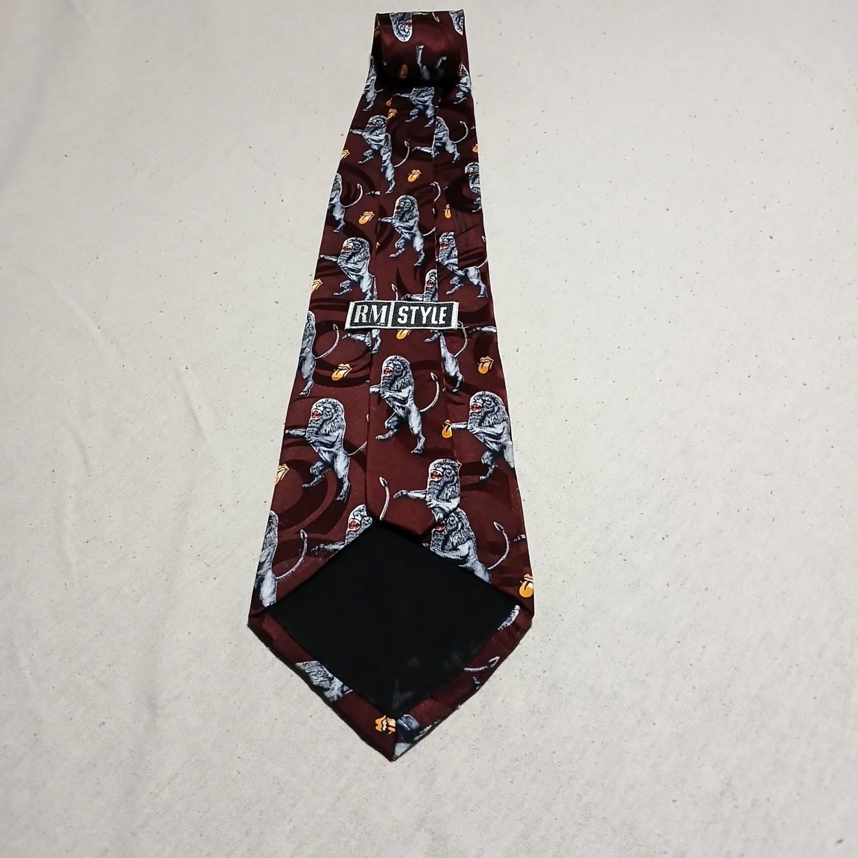 Vintage RM Style Men’s Necktie Burgundy Lion Mouth Tongue Out Pattern Silk 57-60 Adjustable Classic Length Red Designer Tie Men Size ONE SIZE - 3 Thumbnail