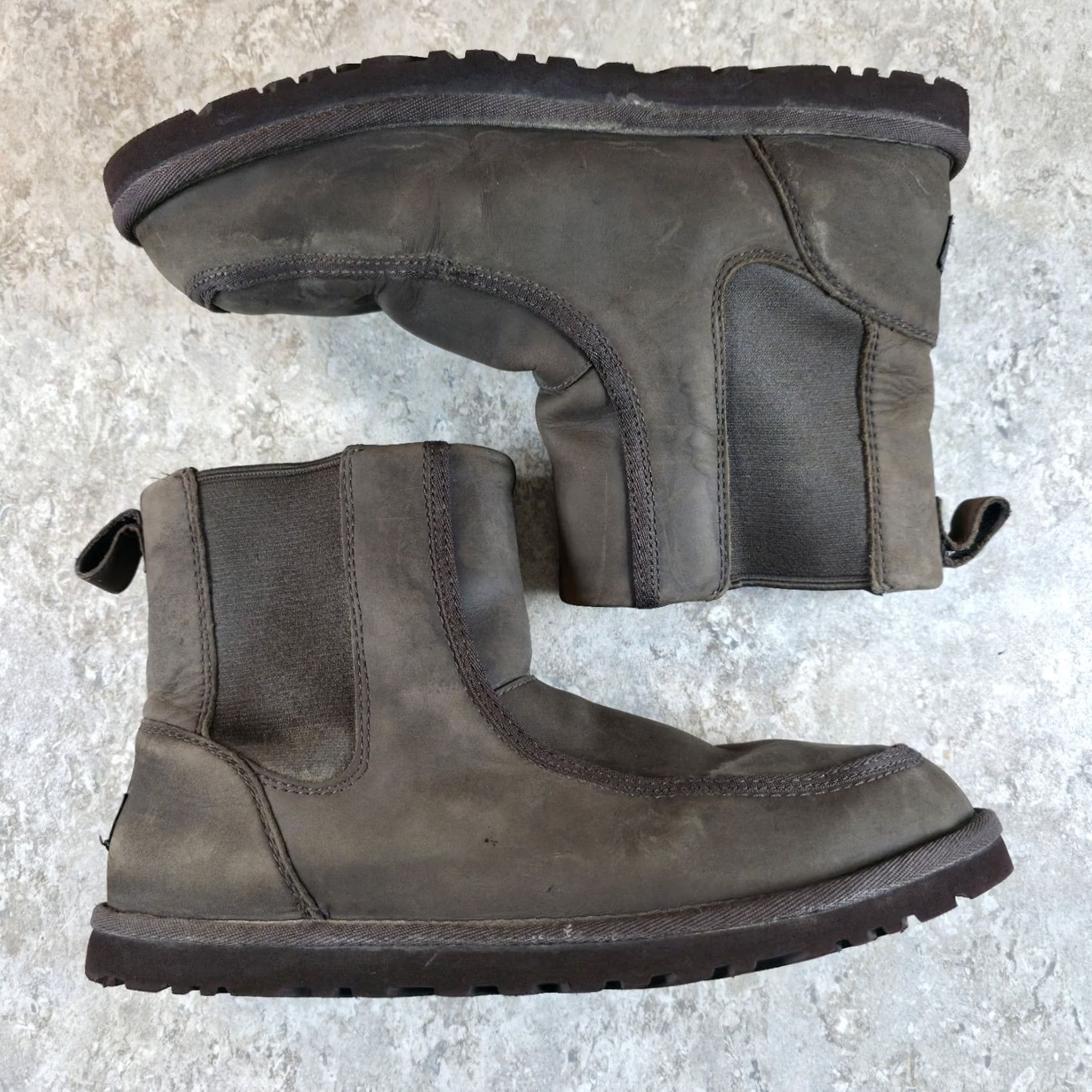 Ugg UGG Men's Brown Suede Chelsea Boots Pull On Size 10 Size US 10 / EU 43 - 2 Thumbnail