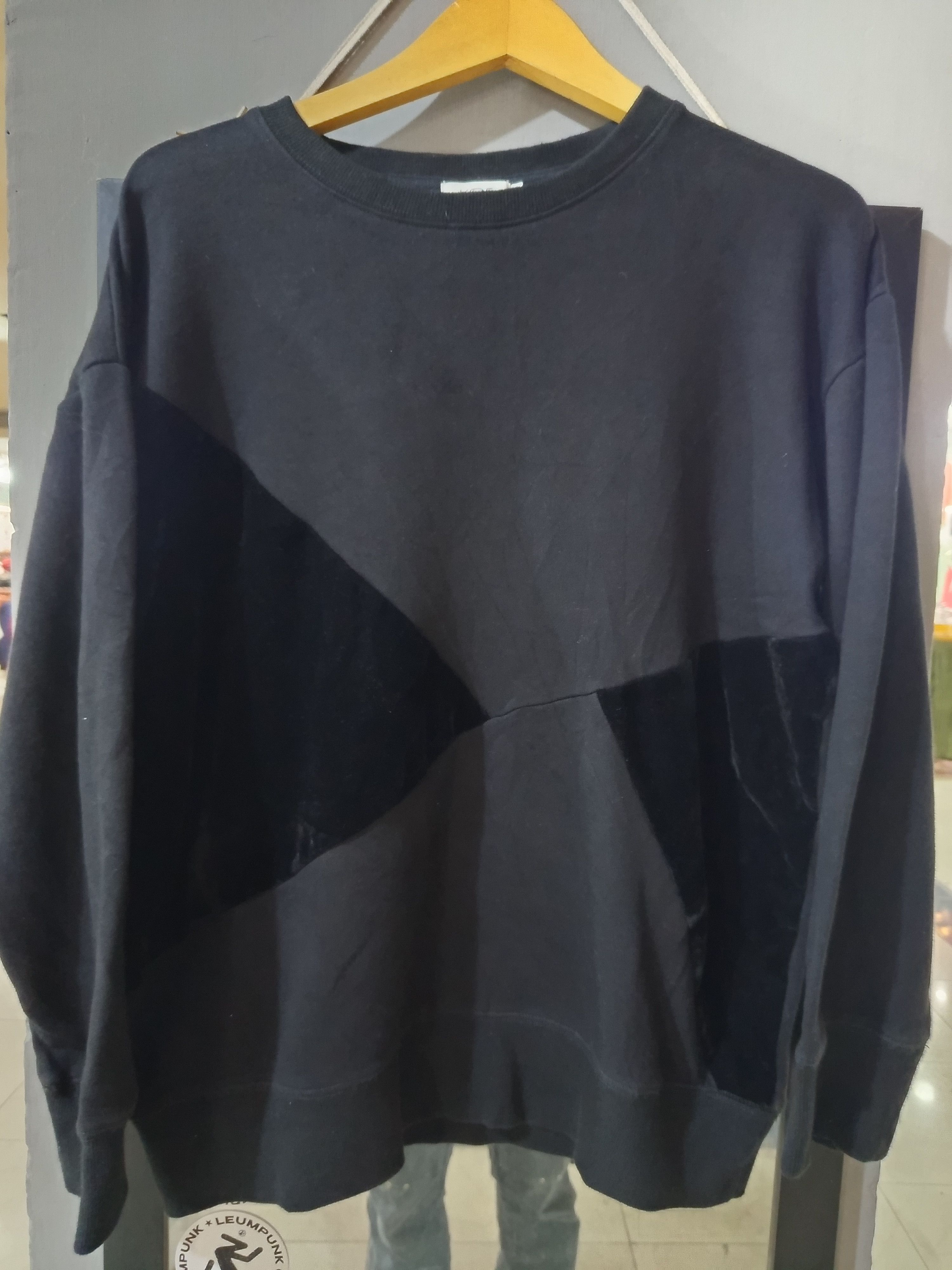 Japanese Brand KOE Black Velvet Panel Crewneck Sweatshirt Mid 2010s Japan Size US L / EU 52-54 / 3 - 1 Thumbnail
