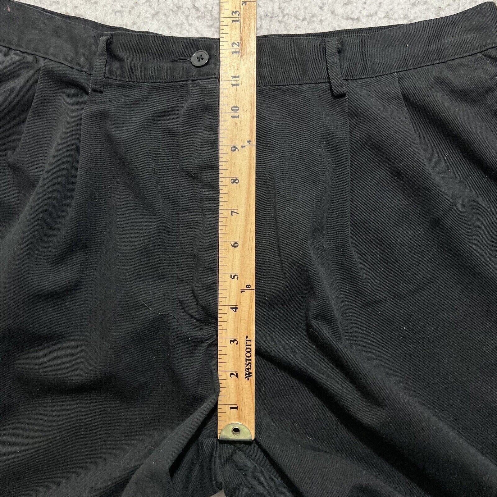 Disney Disney Cast Members Womens 16 Pleated Chino Shorts 7" Inseam Size 38" / US 16 / IT 52 - 9 Thumbnail
