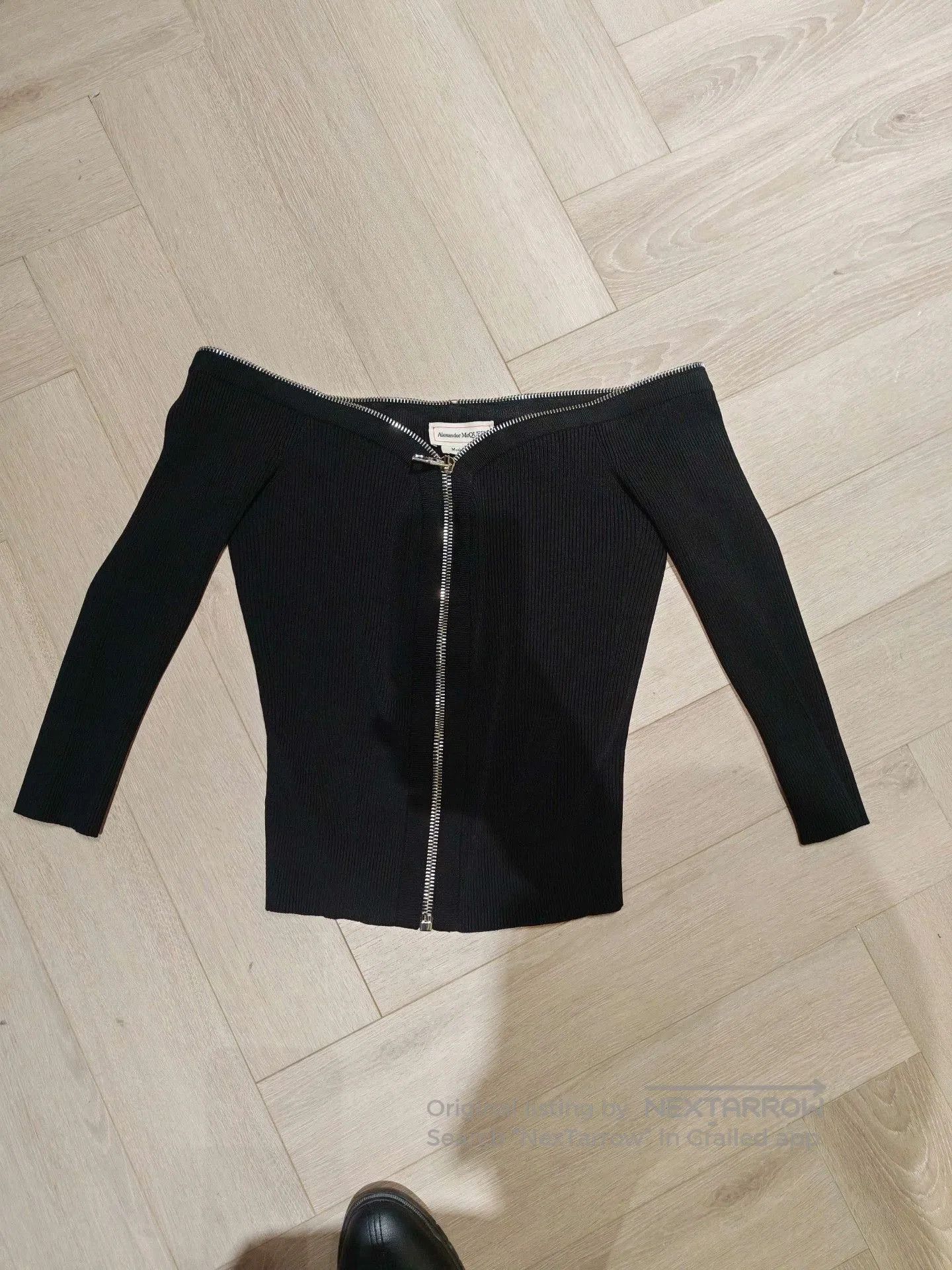 Alexander McQueen Alexander McQueen Black Knit Cardigan. Size M / US 6-8 / IT 42-44 - 2 Thumbnail