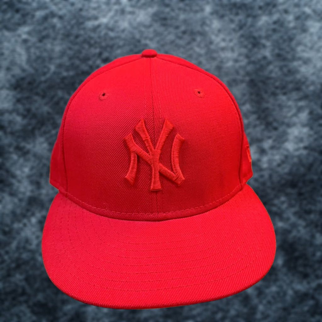 New Era VINTAGE New Era 59FIFTY New York Yankees Fitted Hat Red Tonal Logo MLB Cap Mens 7 Size ONE SIZE - 1 Thumbnail