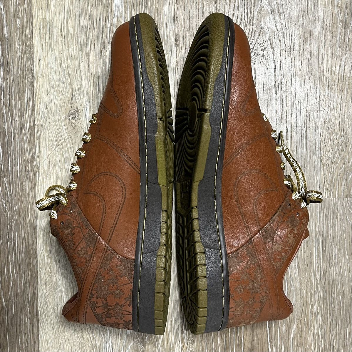 Nike RARE one piece spanish pony moss nike dunk low Size US 10.5 / EU 43-44 - 3 Thumbnail