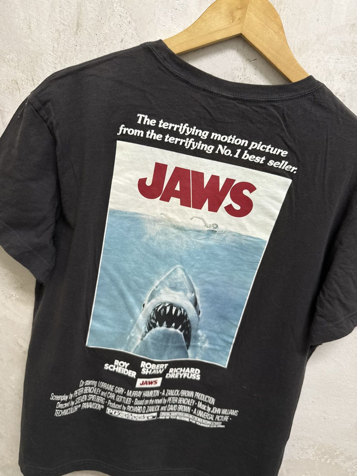 H&M Universal Studio Jaws Promo Movie T-Shirt Size US S / EU 44-46 / 1 - 2 Thumbnail