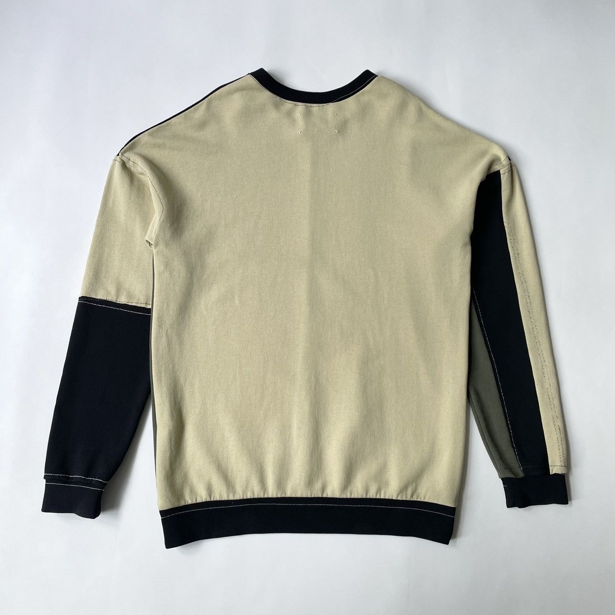Maison Margiela A/W 17 ‘Reworked’ Oversized Sweatshirt Size US S / EU 44-46 / 1 - 15 Thumbnail