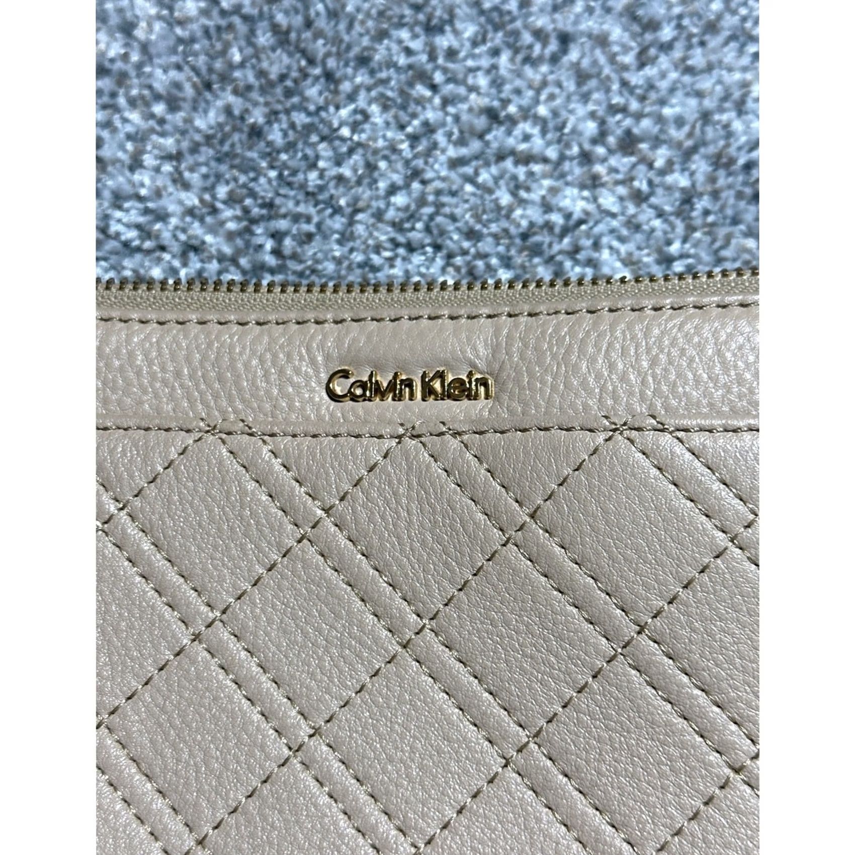 Calvin Klein Calvin Klein Crossbody Bag Beige Women Crossbody Quiet Luxury Corporate Chic Twee Preppy Old Money Rectangle Gold Hardware Modern Casual Size ONE SIZE - 2 Thumbnail
