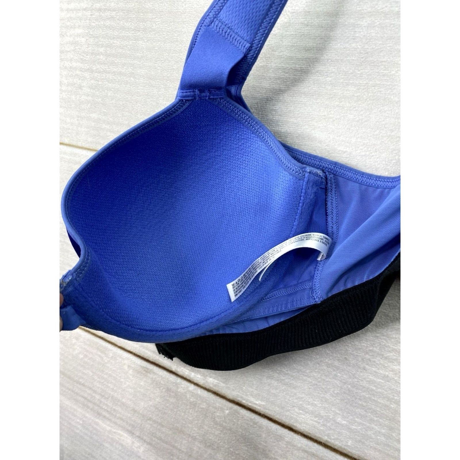 Victoria's Secret Victoria's Secret VSX Sports Bra 34D Blue Black Zip Front T Back Lined Support Peded Racerback Padded Underwire High Size ONE SIZE - 6 Thumbnail