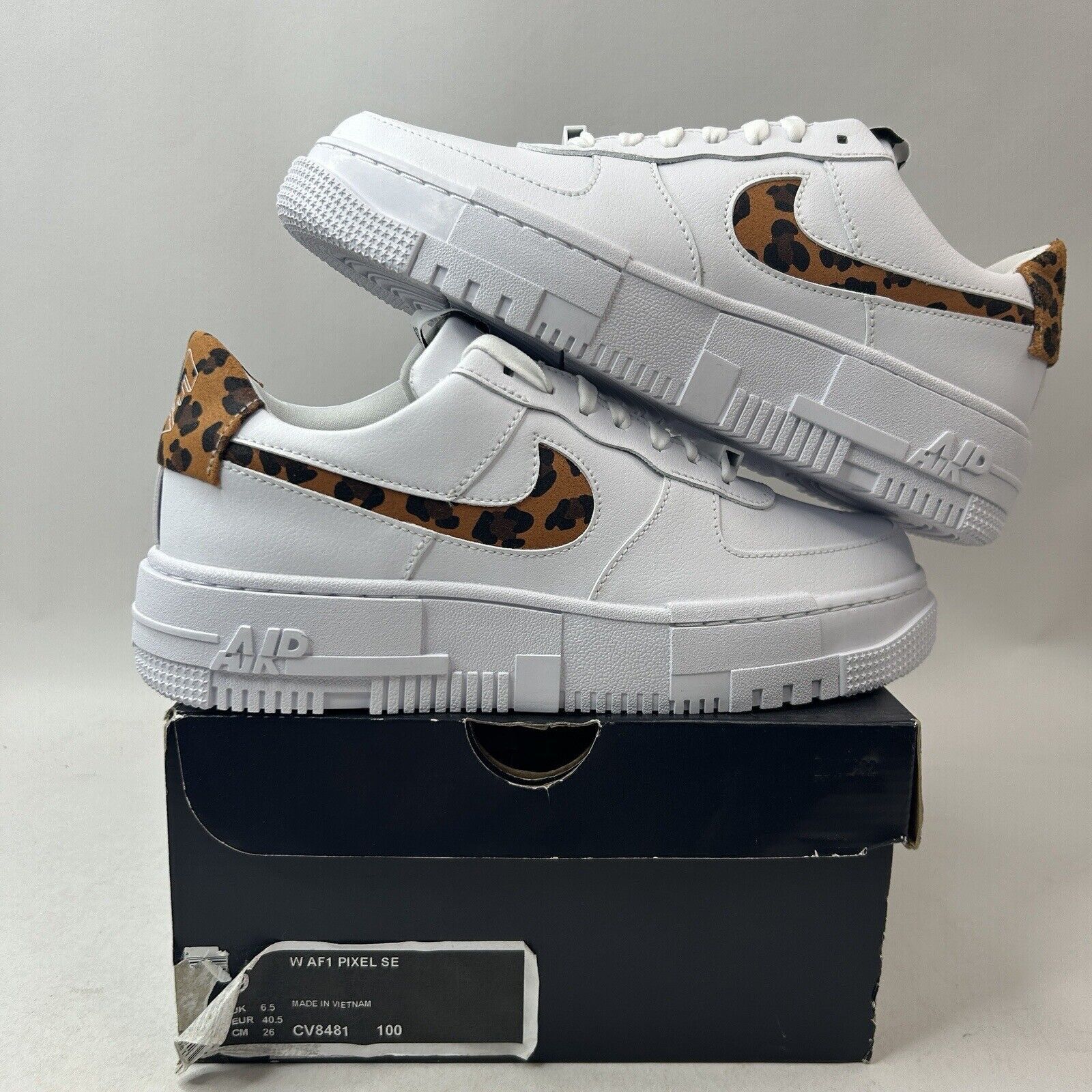 Nike Nike Air Force 1 Low Pixel SE WMNS “White Leopard” 2024 Size US 9 / IT 39 - 1 Thumbnail