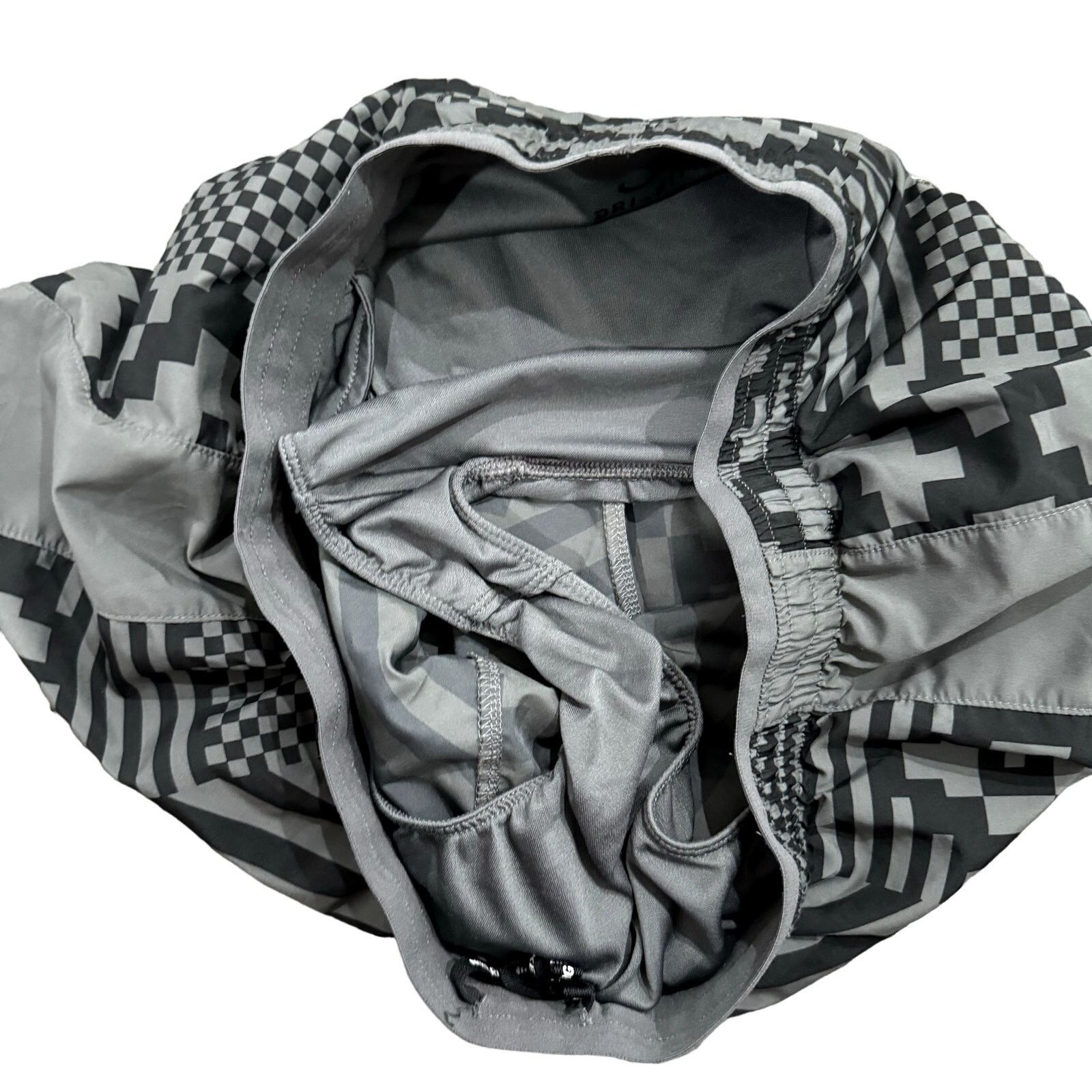 Nike Nike Dri-Fit Running Geometric Shorts in Black, Size M Size 30" / US 8 / IT 44 - 3 Thumbnail