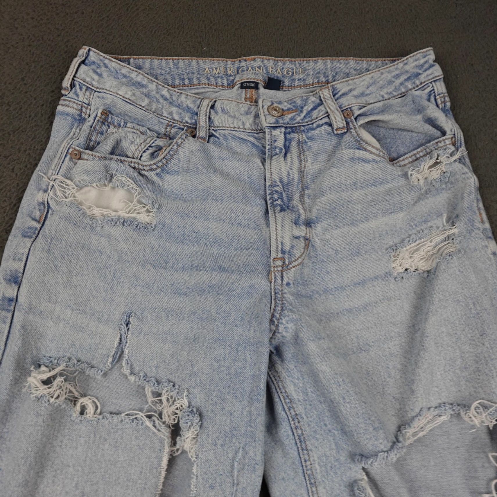 Vintage American Eagle Jeans Womens 12 Light Wash Mom Jean High Rise Distressed Ripped Size 34" / US 12 / IT 48 - 4 Thumbnail