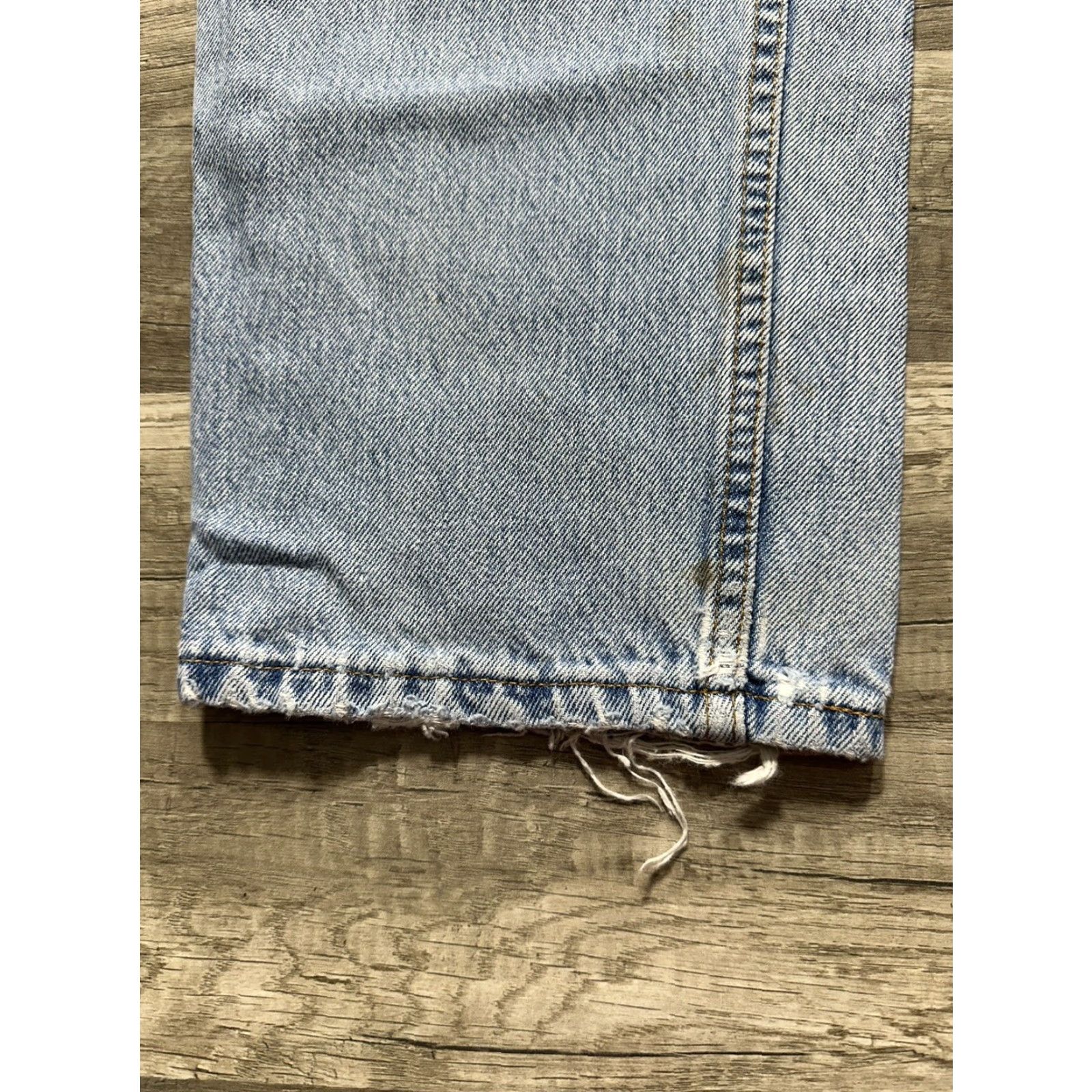 Levi's VINTAGE Levi’s 550 Jeans Straight Leg Relaxed Fit Light Wash 35 X 28.5 Mens Levi's 550 80s 90s Grunge Logo USA Jeans Size US 35 - 7 Thumbnail