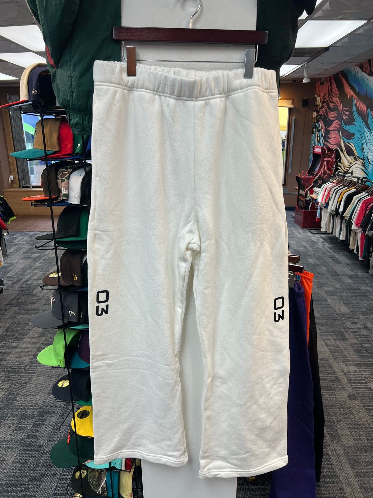 The GV Gallery GV Raspberry Hills Skip to my Lou Sweatpants Size US 36 / EU 52 - 1 Thumbnail