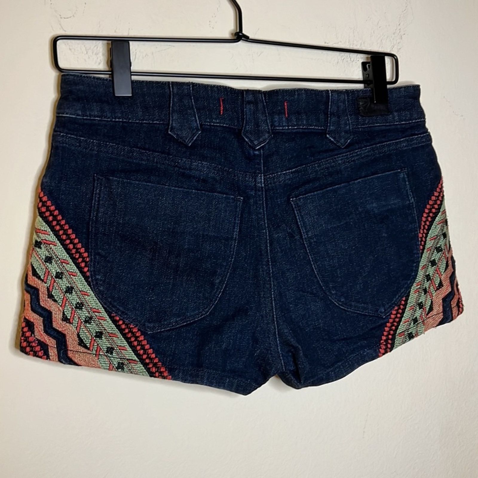 Bdg BDG Multi-colored Embroidered Denim Shorts Size 27 Size 27" / US 4 / IT 40 - 4 Thumbnail