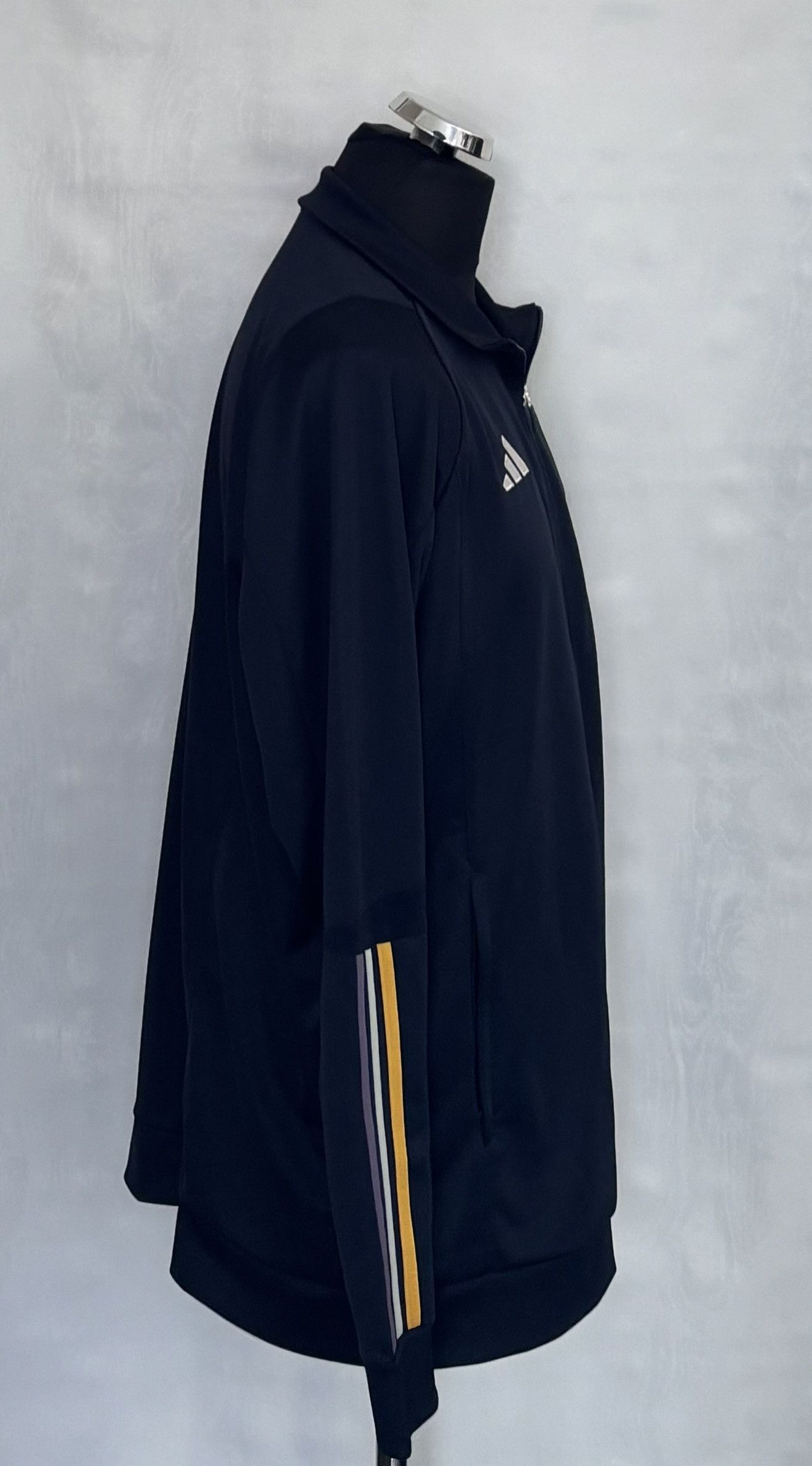Adidas Real Madrid 2023/2024 Adidas Football Sweatshirt size 2XL Size US XXL / EU 58 / 5 - 4 Thumbnail