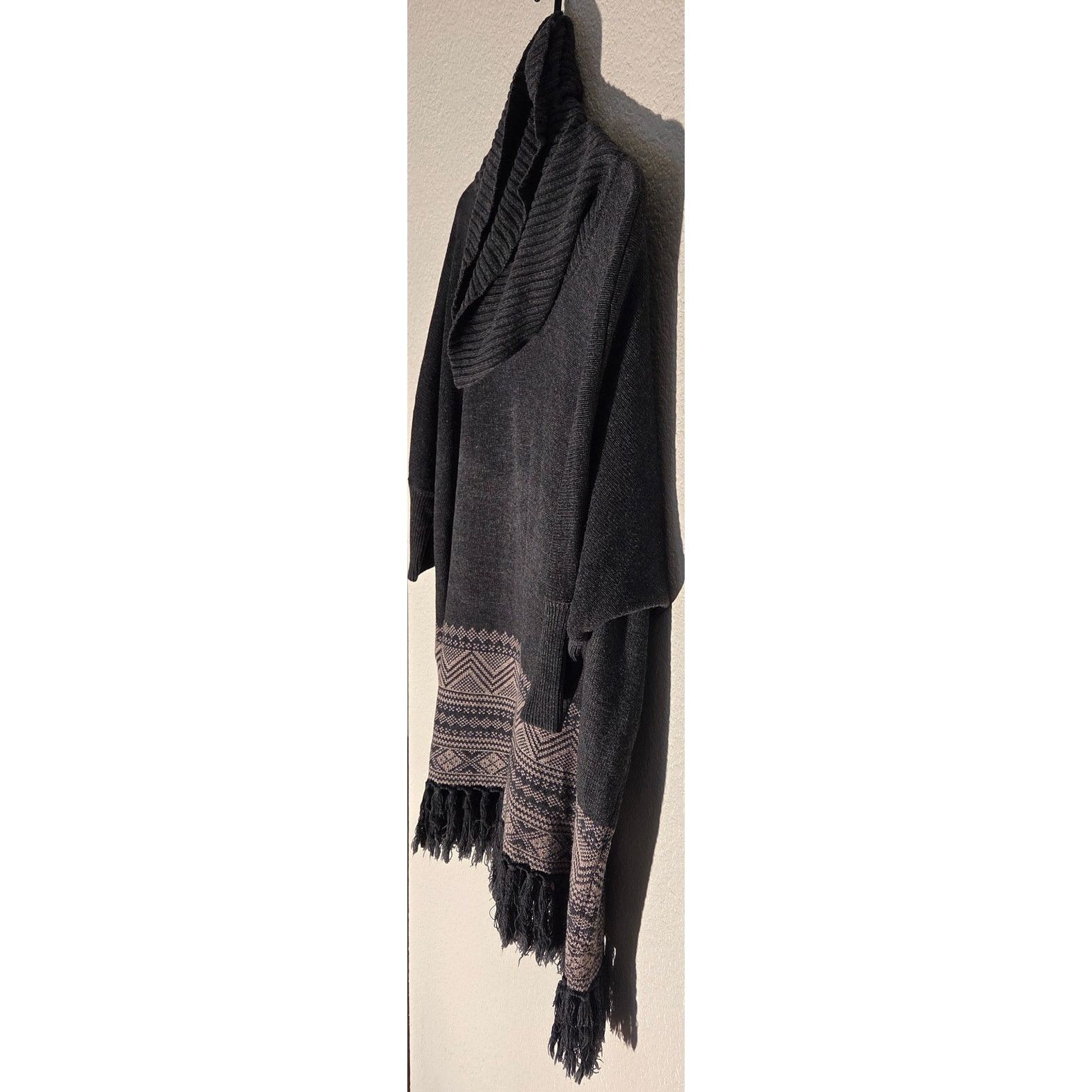 Forever 21 Forever 21 Grey Fringed Tasseled Cowl Neck Sweater Size M / US 6-8 / IT 42-44 - 4 Thumbnail