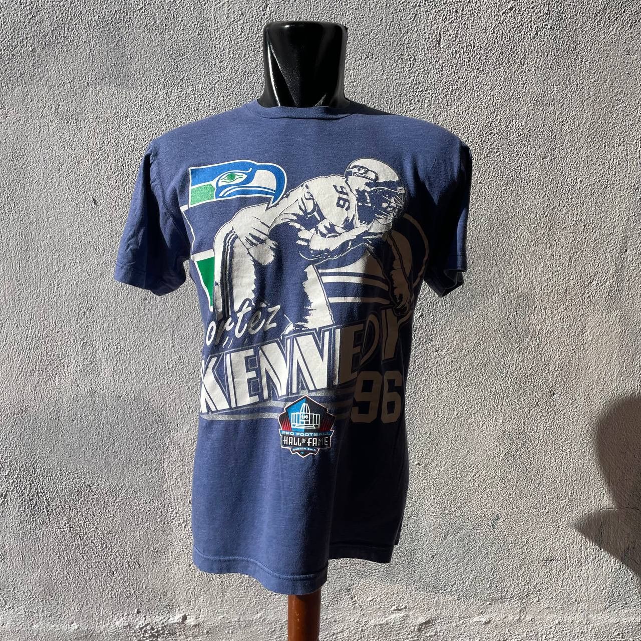 NFL CORTEZ KENNEDY FOOTBALL NFL TSHIRT Size US M / EU 48-50 / 2 - 1 Thumbnail