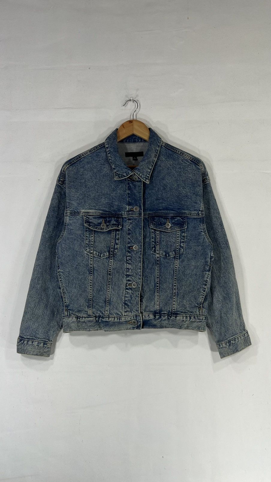 Uniqlo Uniqlo Crop Top Denim Jacket Size L / US 10 / IT 46 - 1 Thumbnail