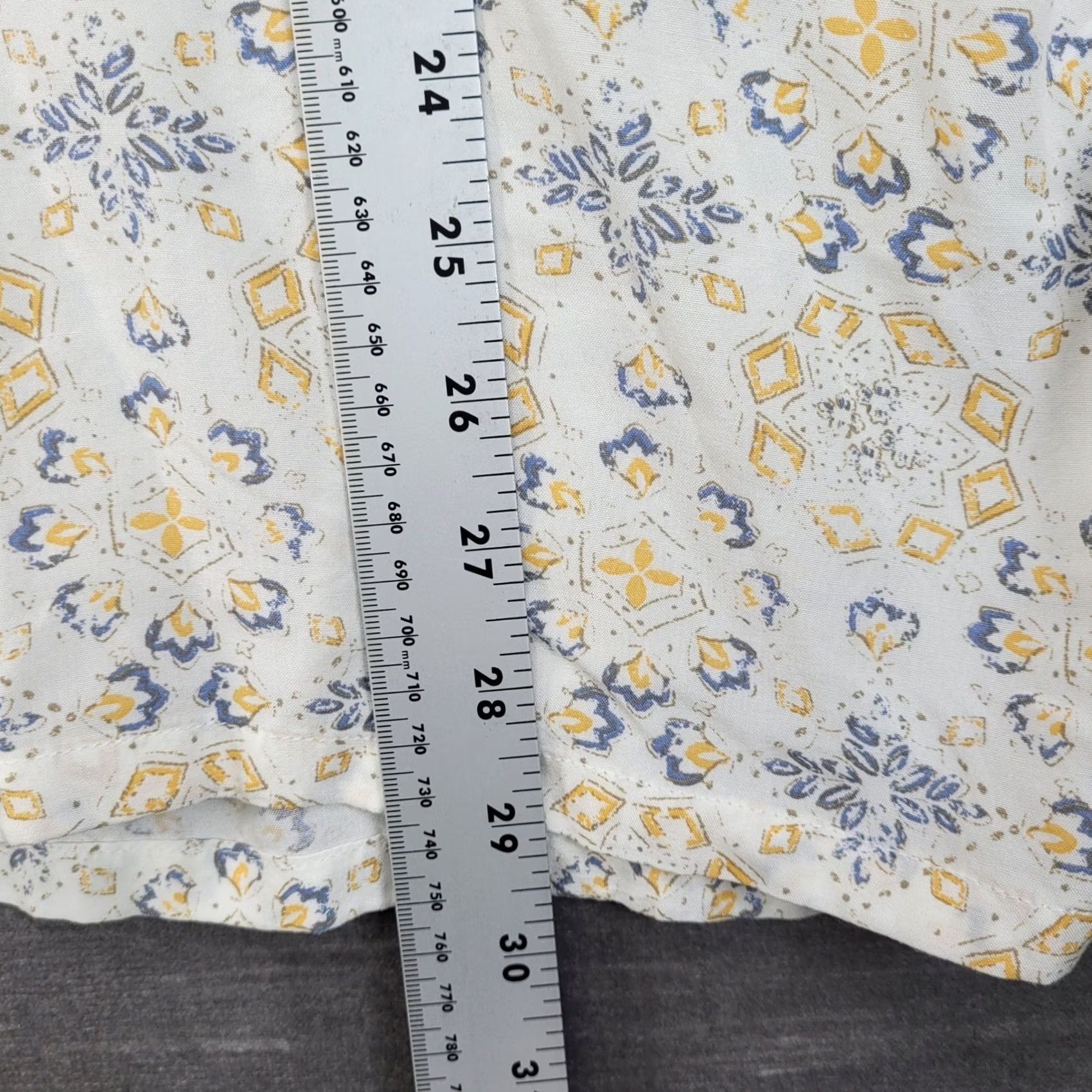 Levi's Levi's Shirt Mens XL Relaxed Fit White Blue Yellow Geometric New Classic Camper Size US XL / EU 56 / 4 - 7 Thumbnail