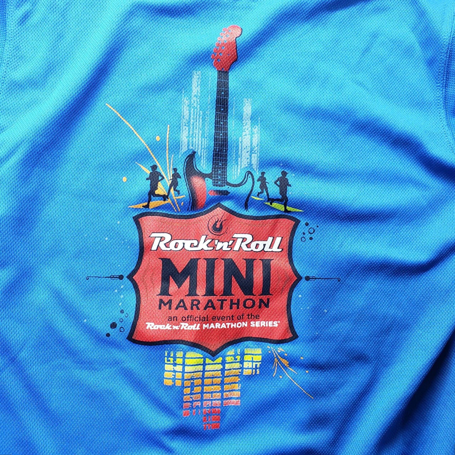 Brooks Brooks Shirt Rock N Roll Mini Marathon Series Tee Short Sleeve Adult S Blue Microfiber Shirt Rock N Roll Logo Size US S / EU 44-46 / 1 - 2 Thumbnail