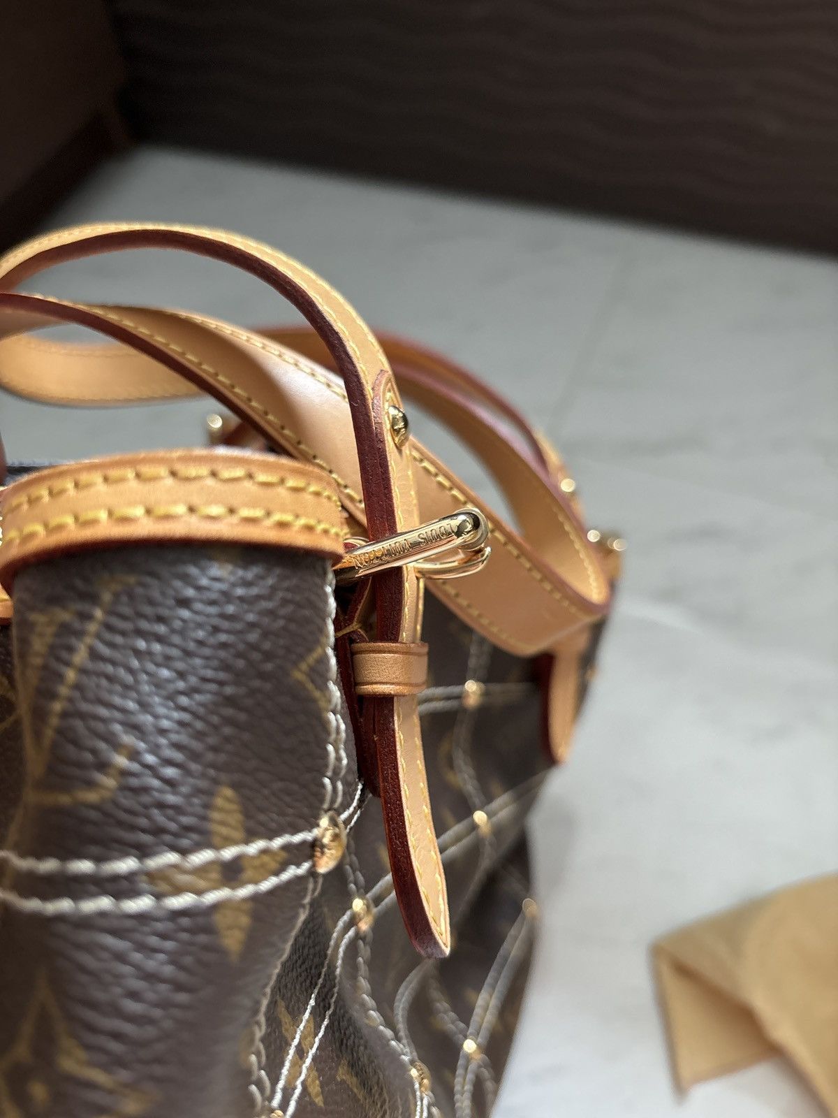 Louis Vuitton Louis Vuitton LE Monogram Canvas Riveting Handbag Size ONE SIZE - 9 Thumbnail