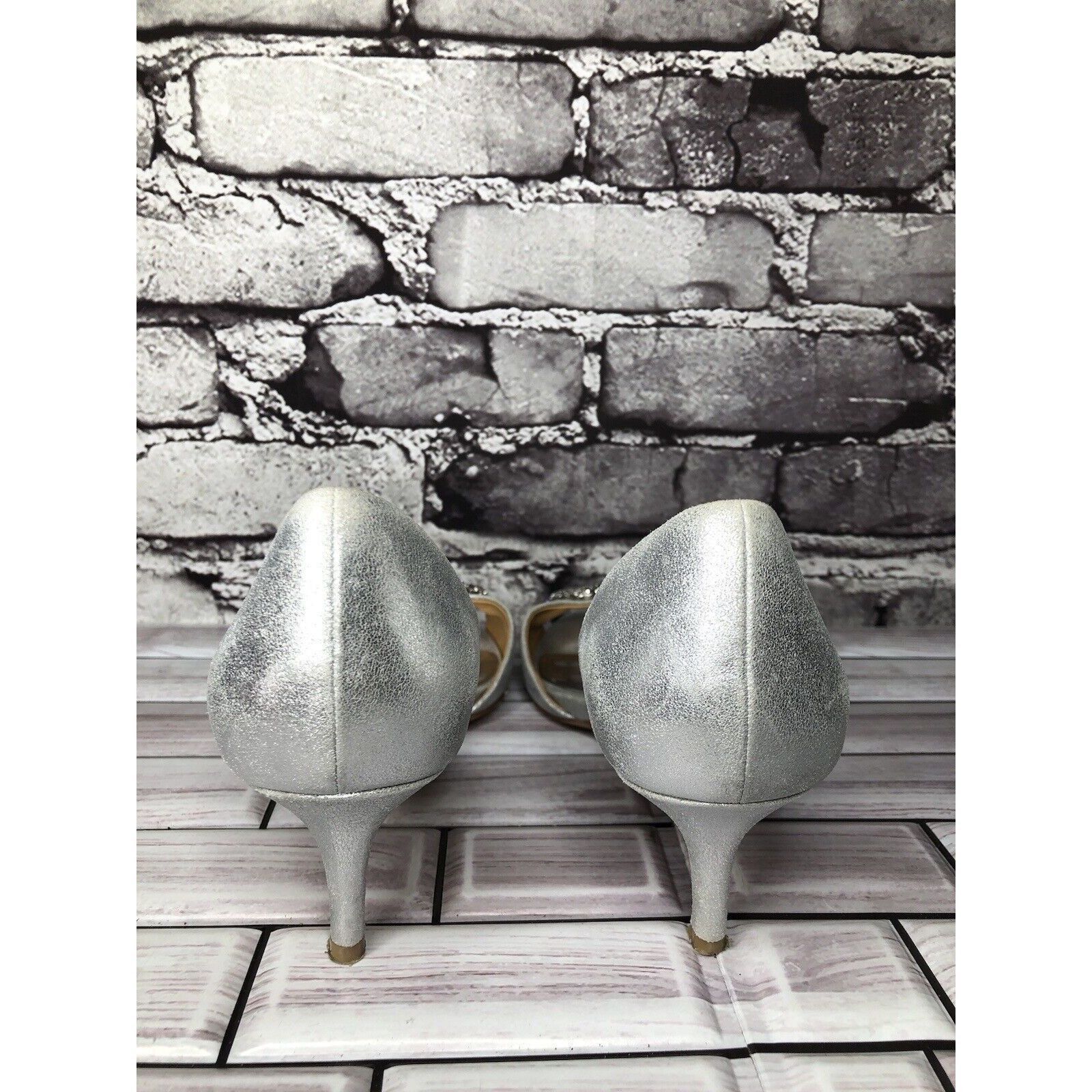 Badgley Mischka Badgley Mischka Metallic Silver Leather Rhinestone Heels Wom Size US 6.5 / IT 36.5 - 4 Thumbnail