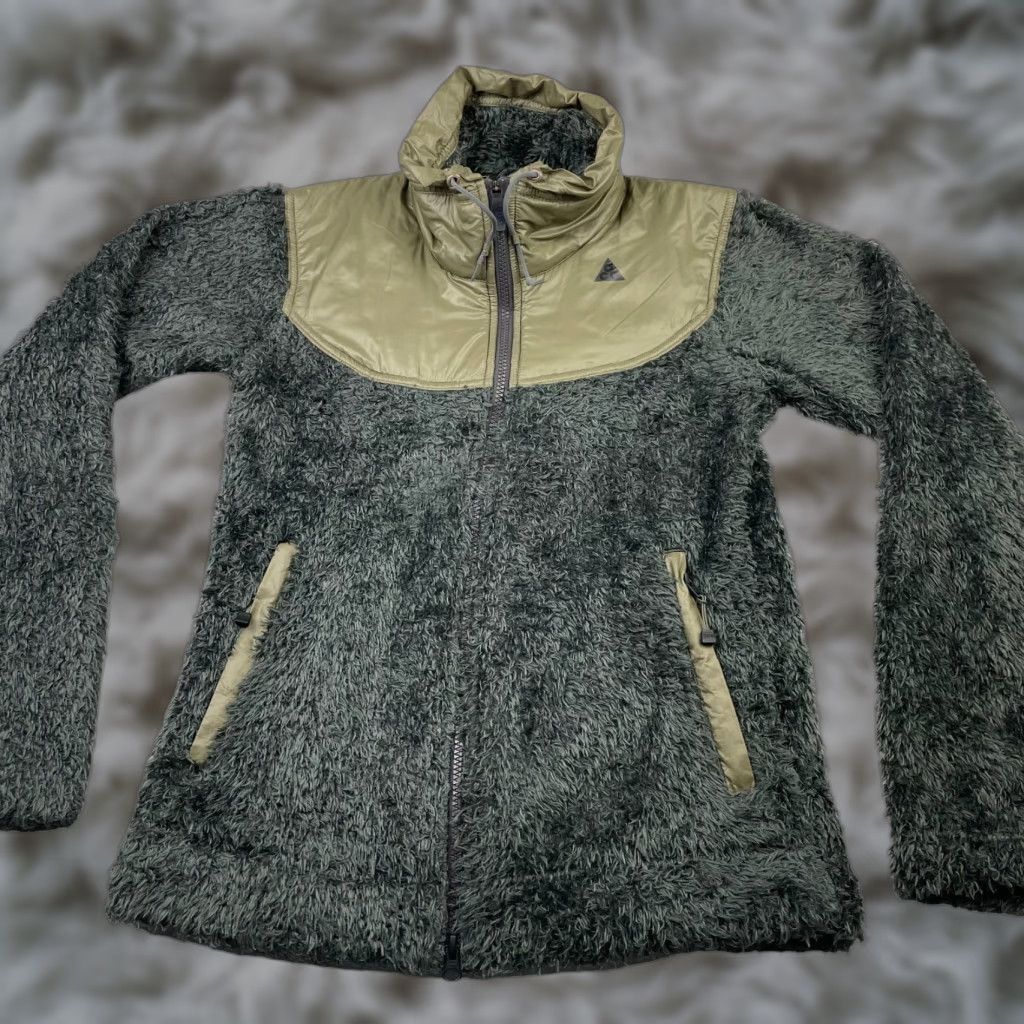 Nike VTG Nike ACG Women's Deep Pile Sherpa Full Zip Jacket Gray/Beige SMALL Size S / US 4 / IT 40 - 1 Thumbnail