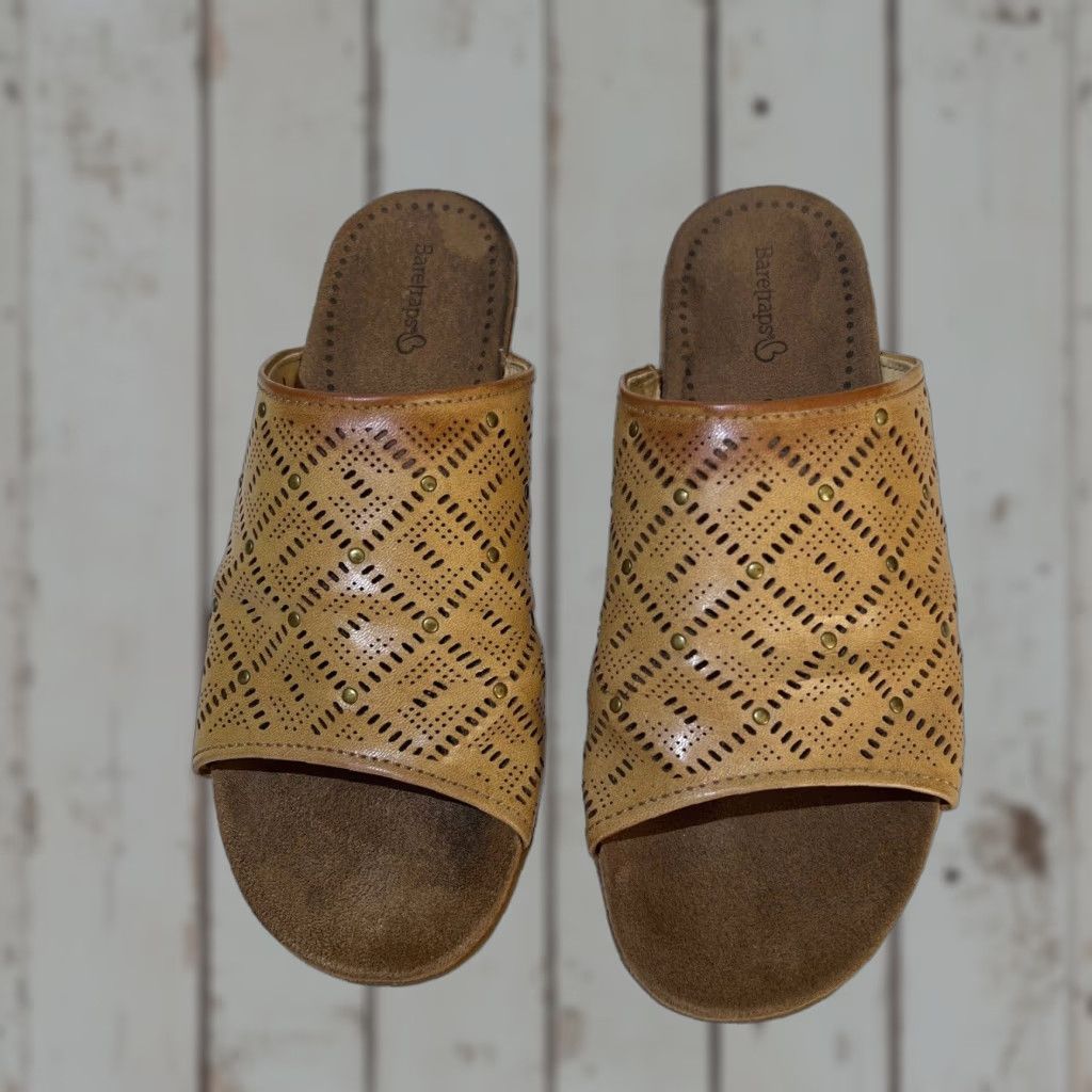 Vintage Baretraps Sandals Women's 9.5 Brown Slip On No Size Tag Small Heel Shoes
