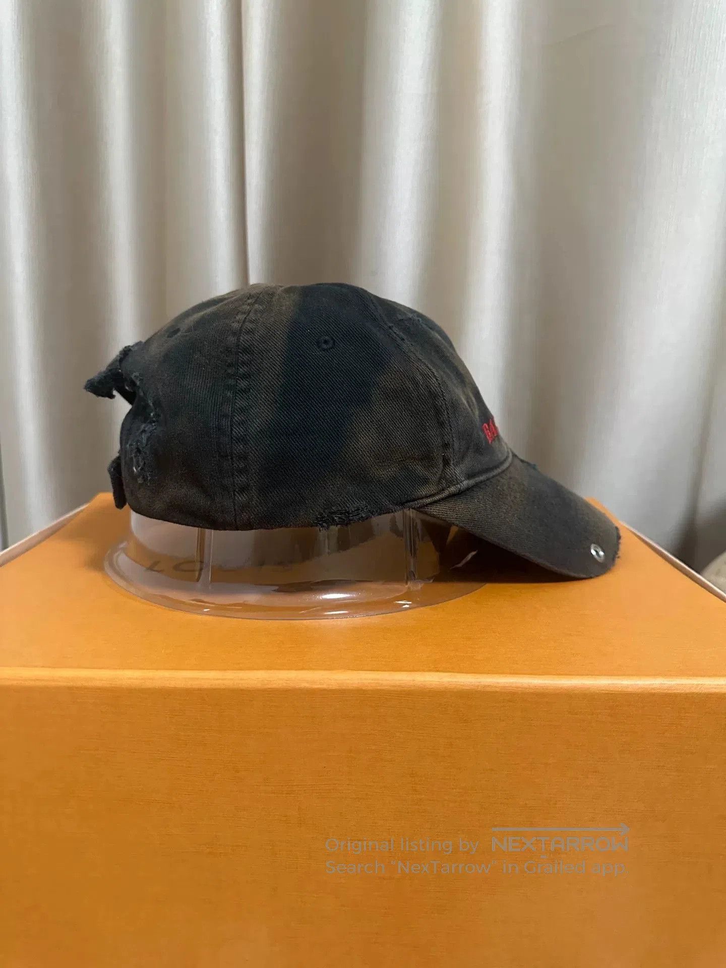 Balenciaga black red distressed duckbill cap. Size ONE SIZE - 4 Thumbnail