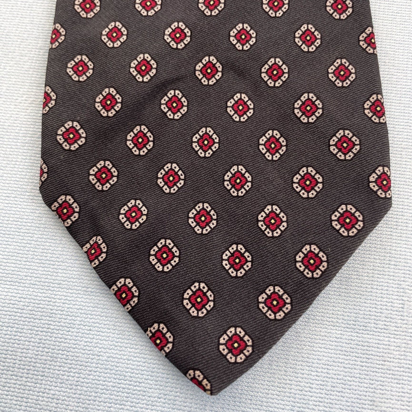 Brooks Brothers VINTAGE Brooks Brothers Makers Neck Tie Pure Silk Black Red Floral Neat 3.2x58 USA Black Red 100% Silk Tie Vintage Necktie Mens Silk Tie Size ONE SIZE - 2 Thumbnail