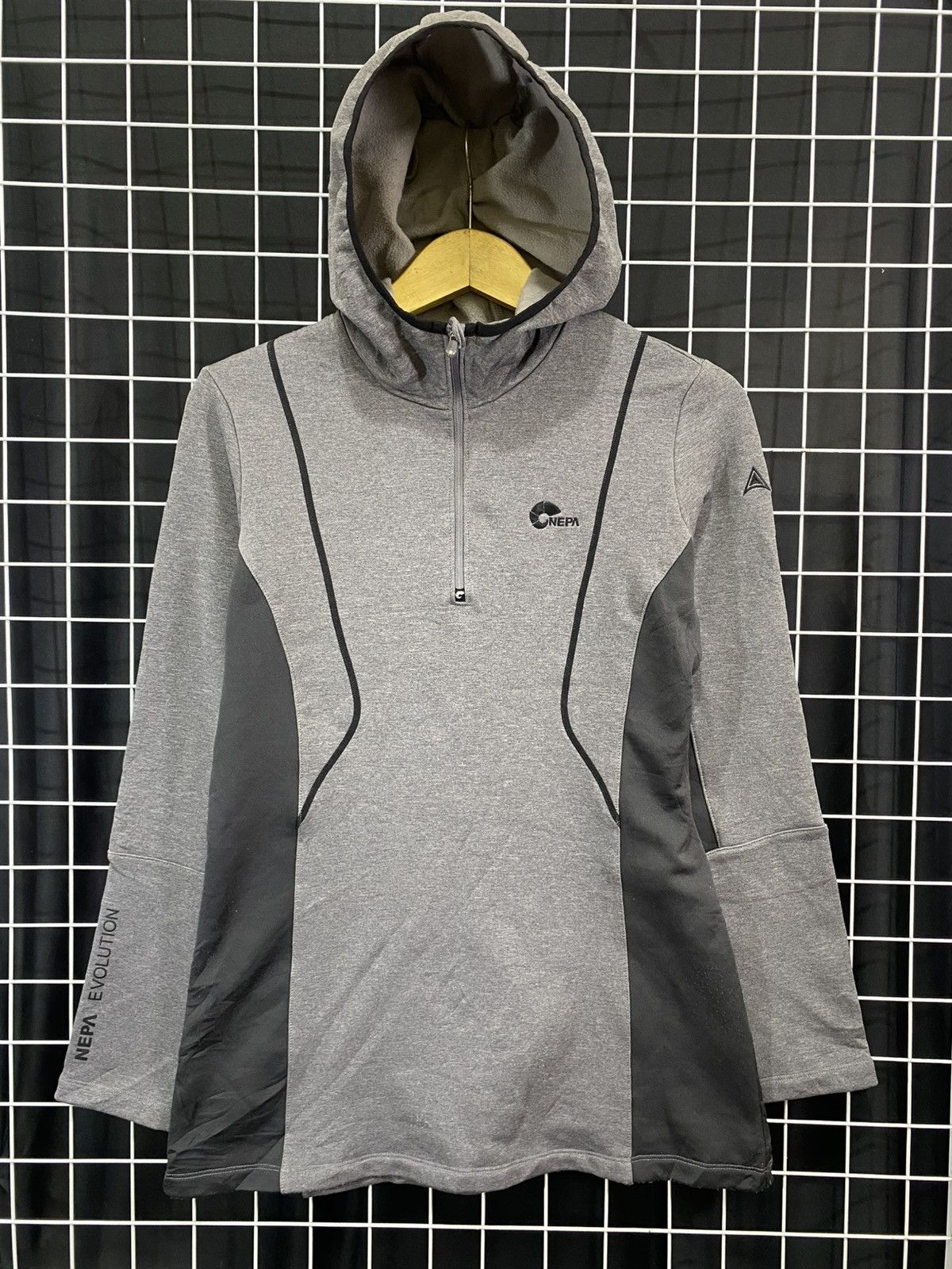The North Face NEPA TRACK JACKET Size M / US 6-8 / IT 42-44 - 1 Thumbnail