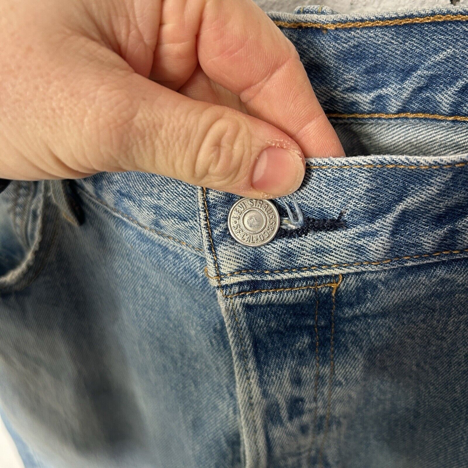 Levi's Levi’s 501 Straight Button Fly “Medium Wash” Size US 36 / EU 52 - 5 Thumbnail