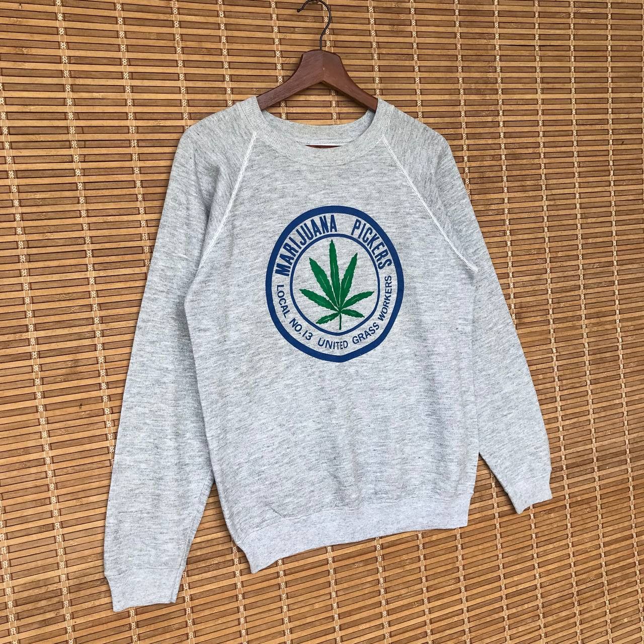 Vintage RARE 80s VINTAGE MARIJUANA PICKERS CREWNECK SWEATSHIRT Size US M / EU 48-50 / 2 - 2 Thumbnail