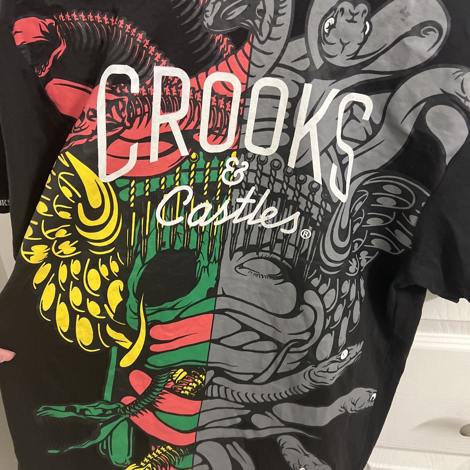 Crooks & Castles Crooks & Castles Medusa Head T-Shirt Size M, SNAKES Print Size US M / EU 48-50 / 2 - 2 Thumbnail