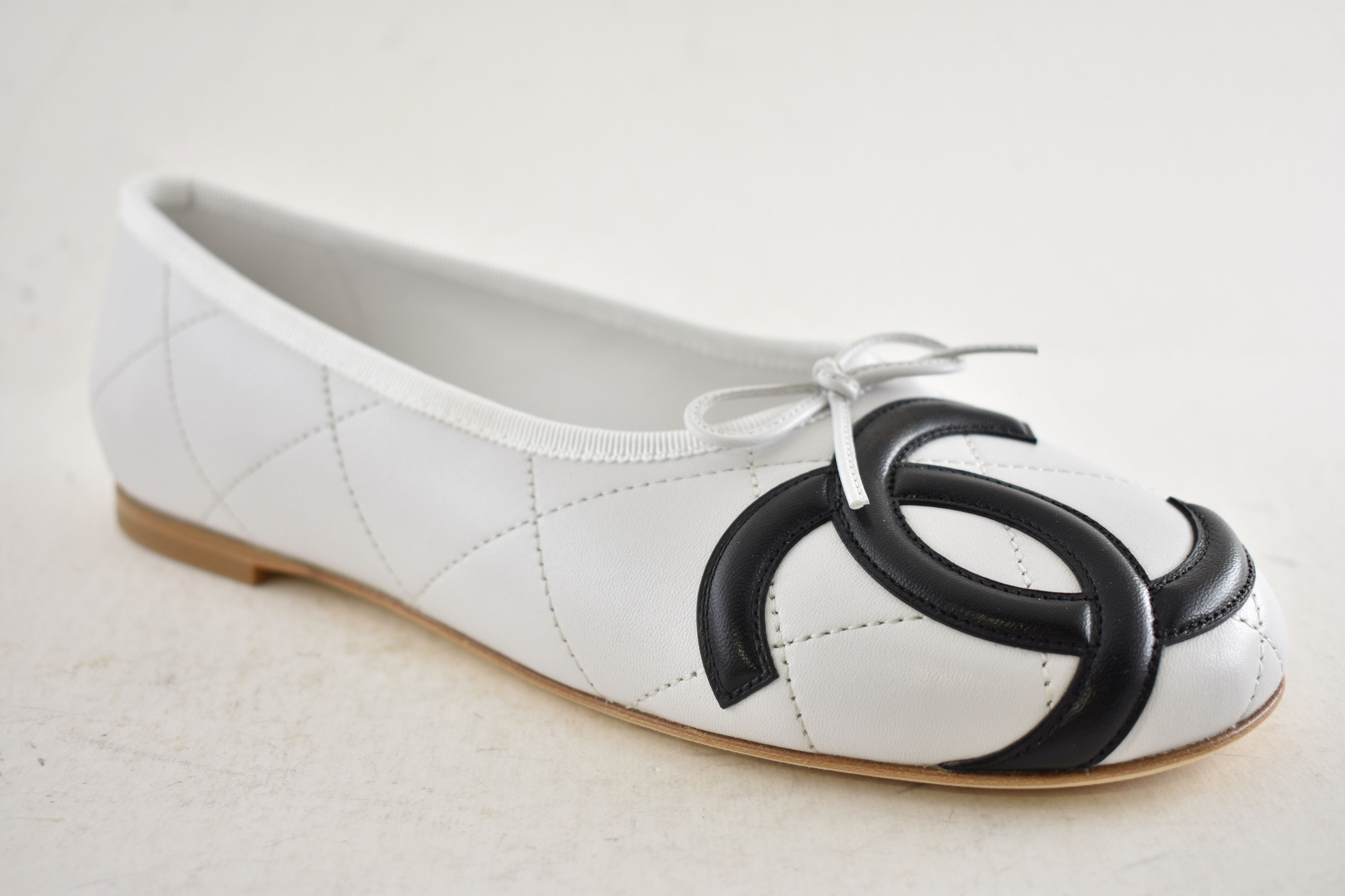 Chanel 26M Coco Beach Cambon Black Logo Ballet Ballerina Flat 39 Size US 9 / IT 39 - 10 Thumbnail