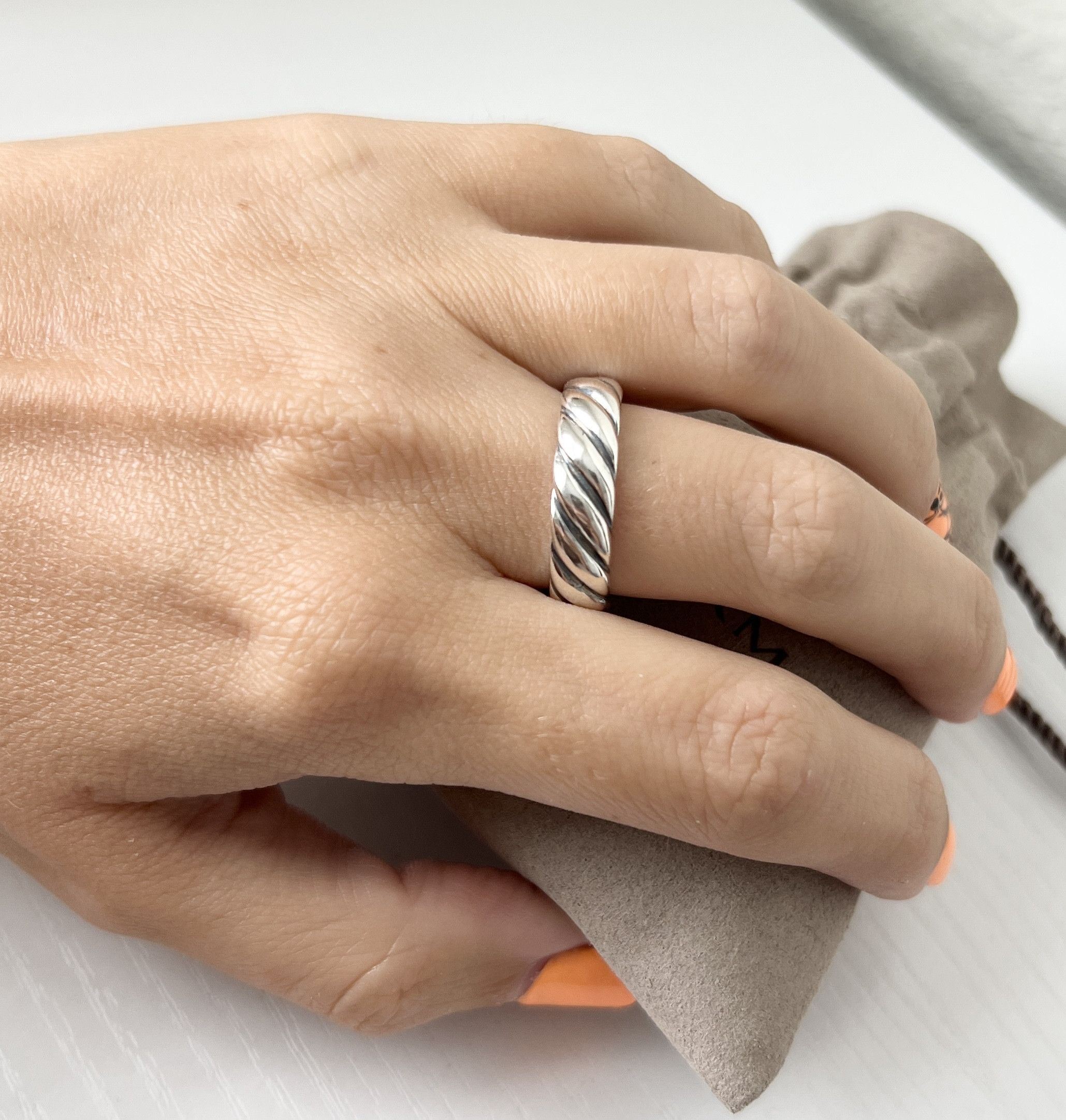 David Yurman david yurman 6mm cable band ring sterling silver size 6US Size ONE SIZE - 1 Thumbnail