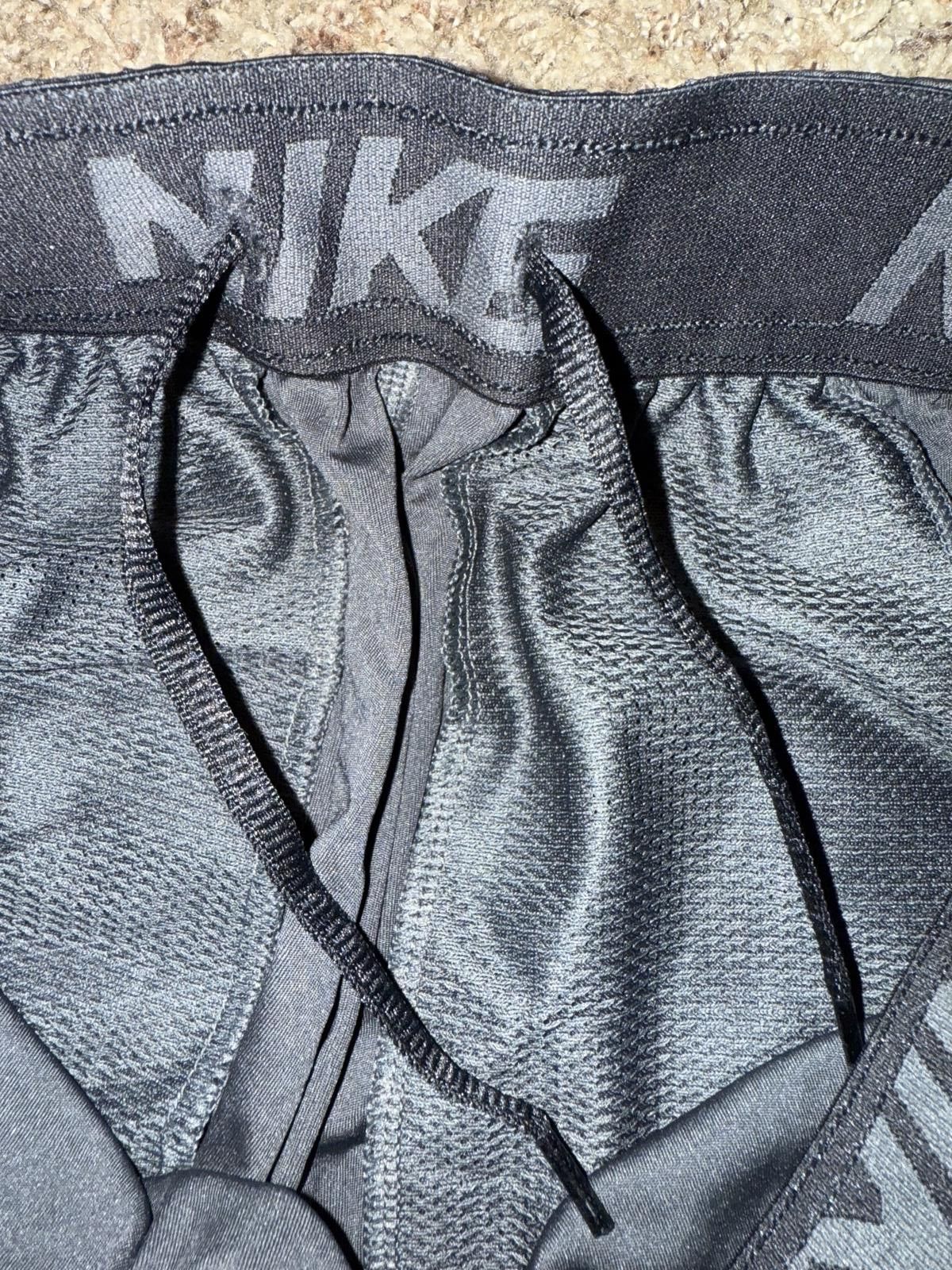 Nike Nike Men’s 2-pocket Dri-Fit Fly Shorts Size US 32 / EU 48 - 5 Thumbnail