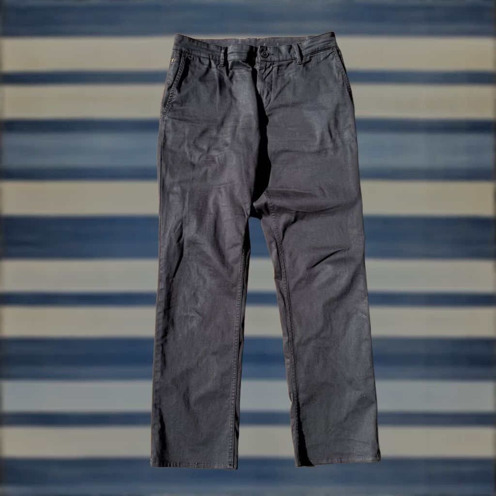 Vintage HUGO BOSS Schino Regular D Chino Trousers Men’s 36x32 Black Shirt/ pants? Size US 36 / EU 52 - 1 Thumbnail