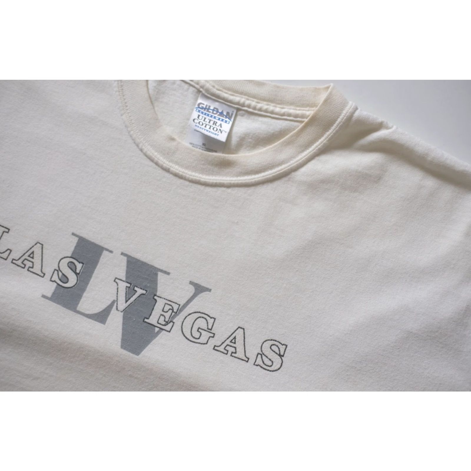 Gildan VINTAGE Gildan T-Shirt LAS VEGAS USA 90s Y2K RETRO 100% COTTON GRAPHIC TAN XL Mens Shirts Size US XL / EU 56 / 4 - 5 Thumbnail