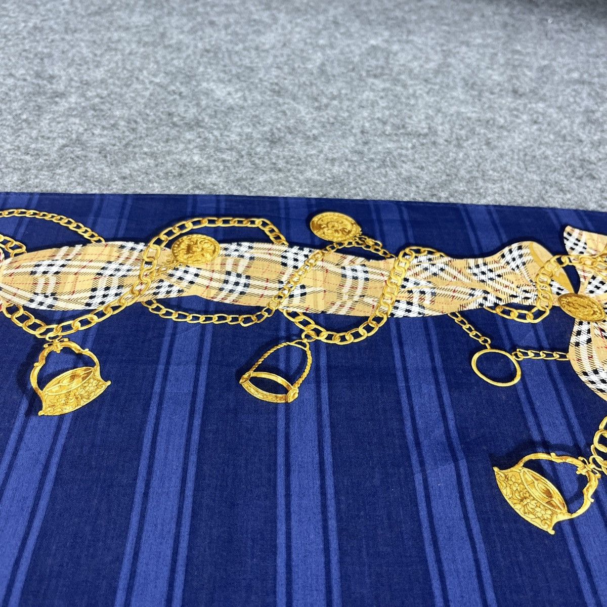 Burberry Burberry Handkerchief / Neckerchief / Headscarf B1740 Size ONE SIZE - 8 Thumbnail