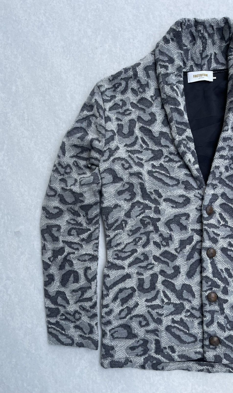 Designer × FACTOTUM × Japanese Brand 🔥RARE🔥 FACTOTUM JAPAN WOOL CHEETAH STYLE CARDIGAN Size US S / EU 44-46 / 1 - 6 Thumbnail