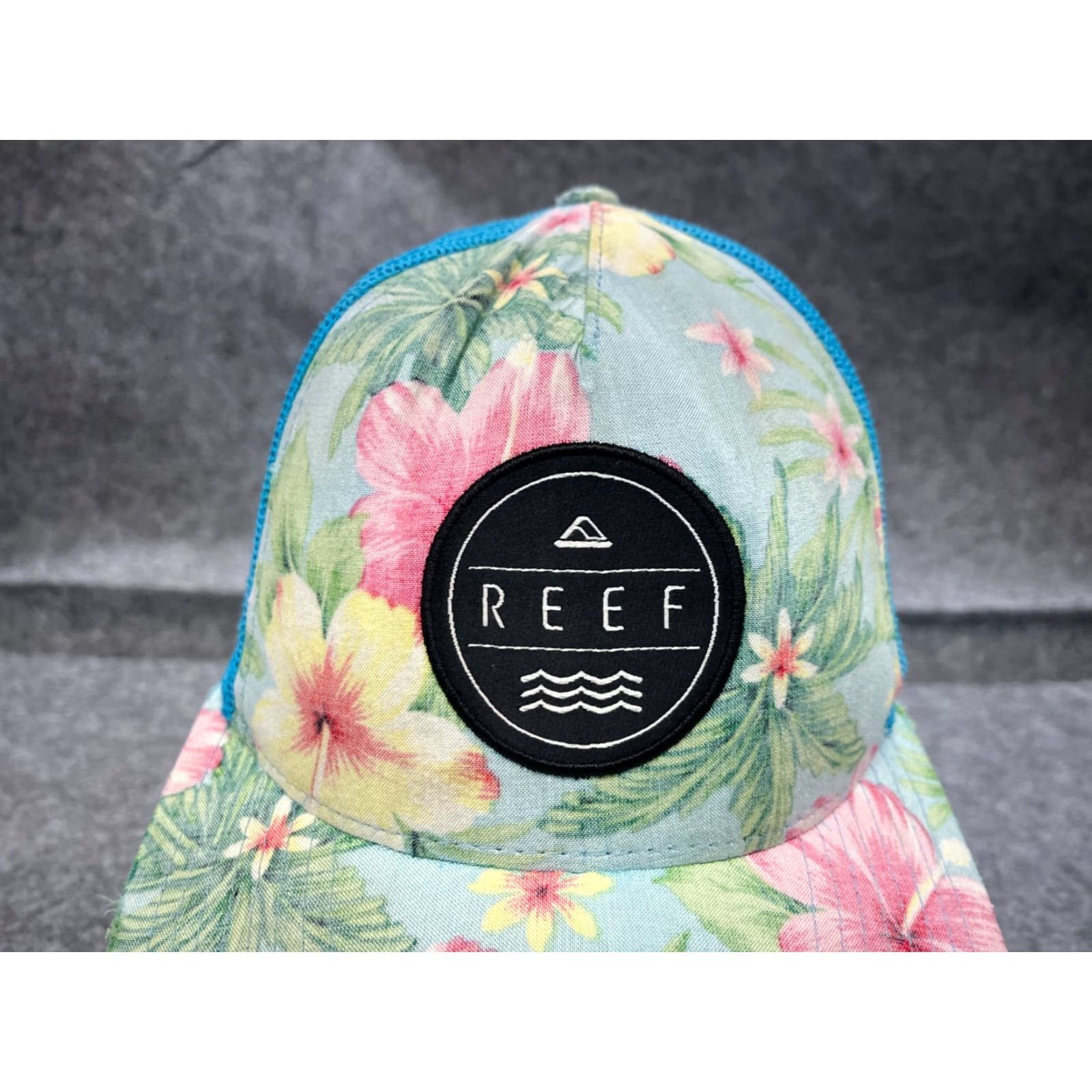 Vintage Womens Trucker Hat Adult One Size Blue Pink Floral Palm Beach Yupoong Polyester Cap Size ONE SIZE - 2 Thumbnail