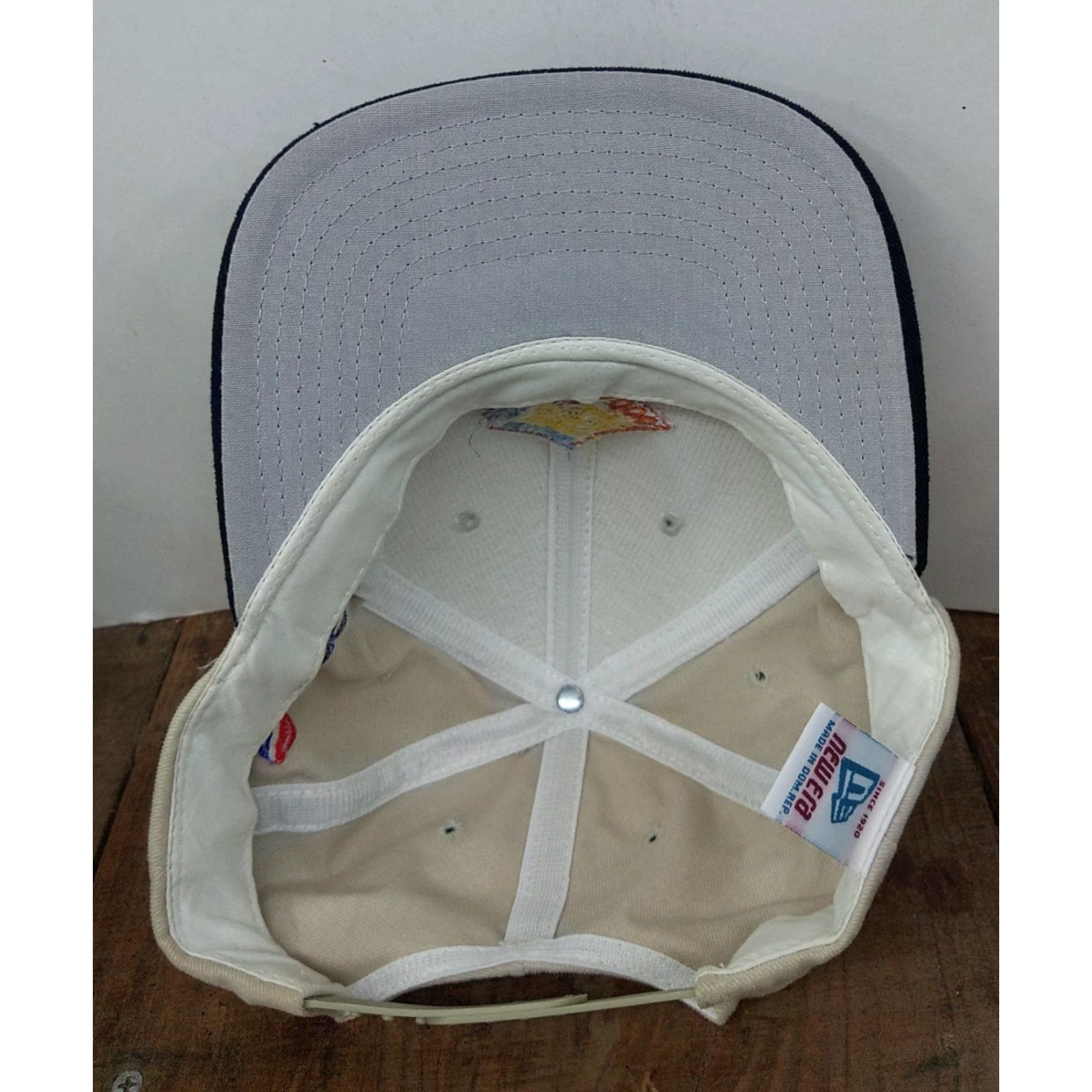 New Era VINTAGE New Era College World Series Logo Hat - "The Road to Omaha" - Adjustable Beige 100% Cotton Men Baseball Cap Size ONE SIZE - 7 Thumbnail