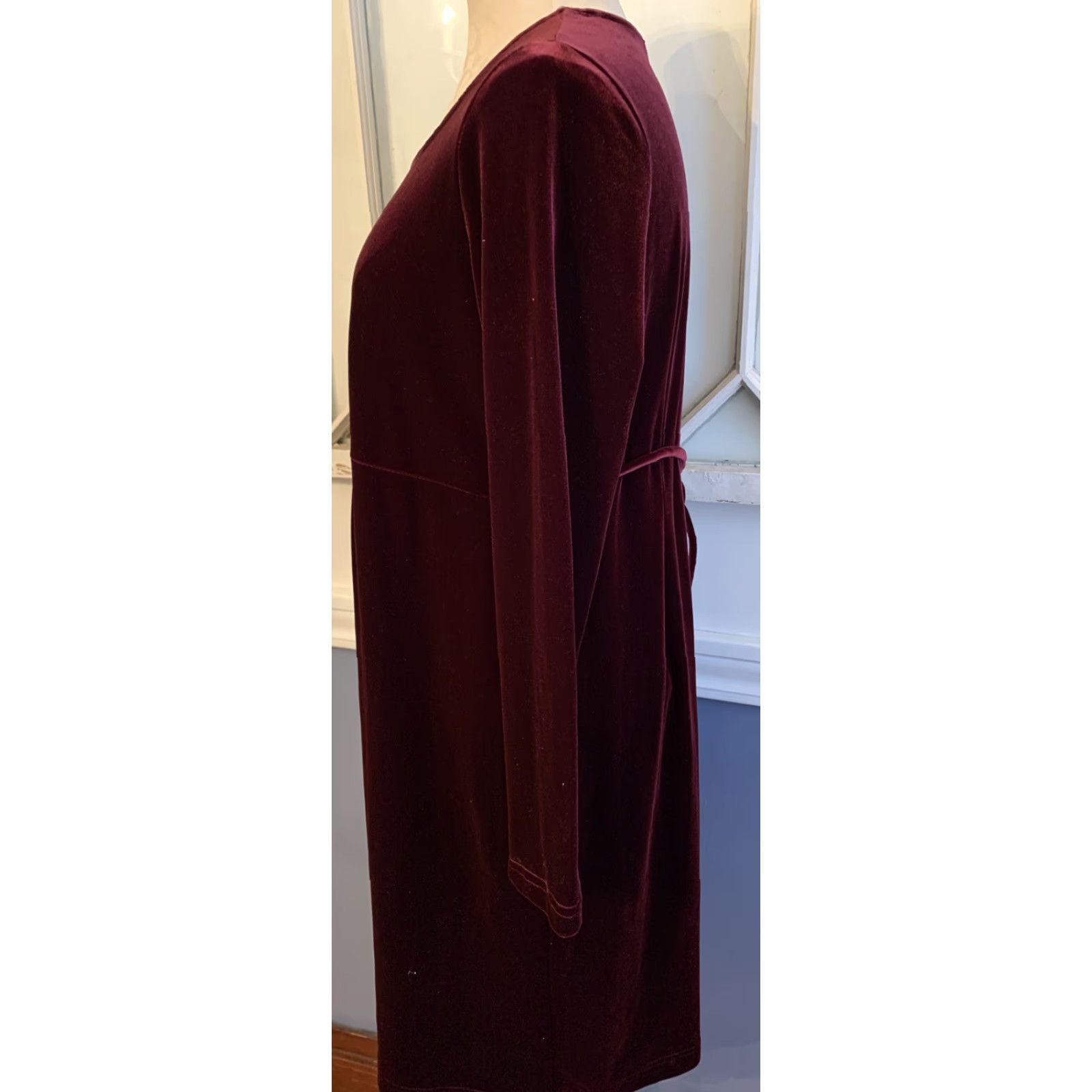 Vintage VINTAGE Large Motherhood Maternity Burgundy Velour Dress Empire Waist Scoop Neck Size L / US 10 / IT 46 - 4 Thumbnail