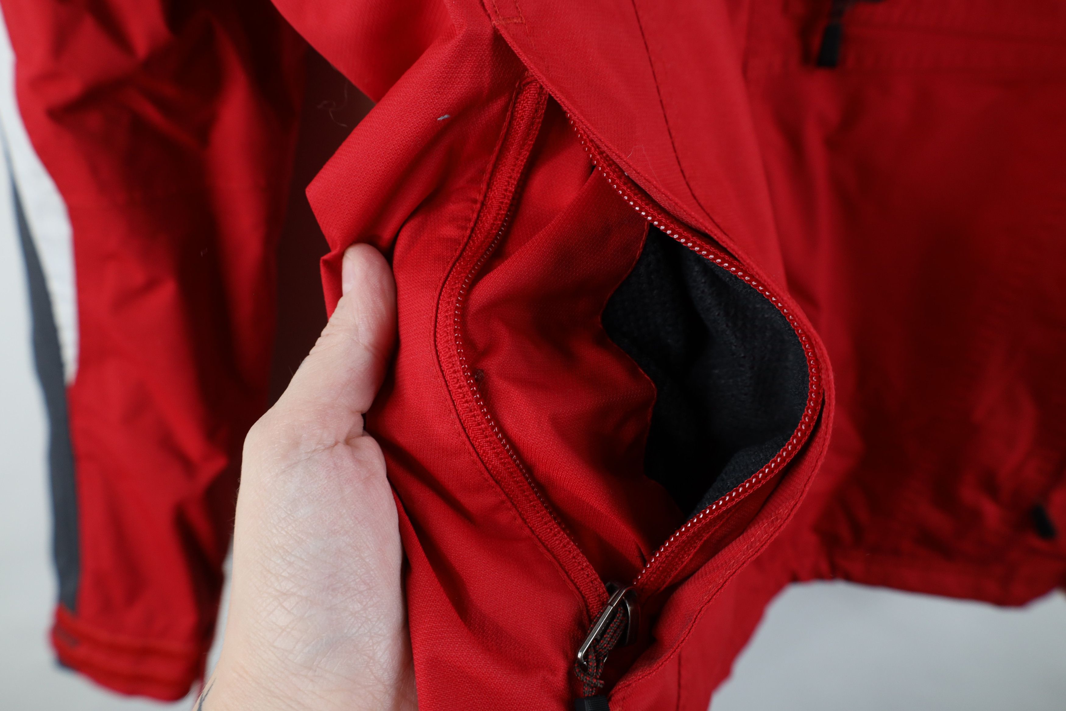 Nike Vintage Nike ACG Mini Swoosh Waterproof Hooded Rain Jacket Size US M / EU 48-50 / 2 - 7 Thumbnail
