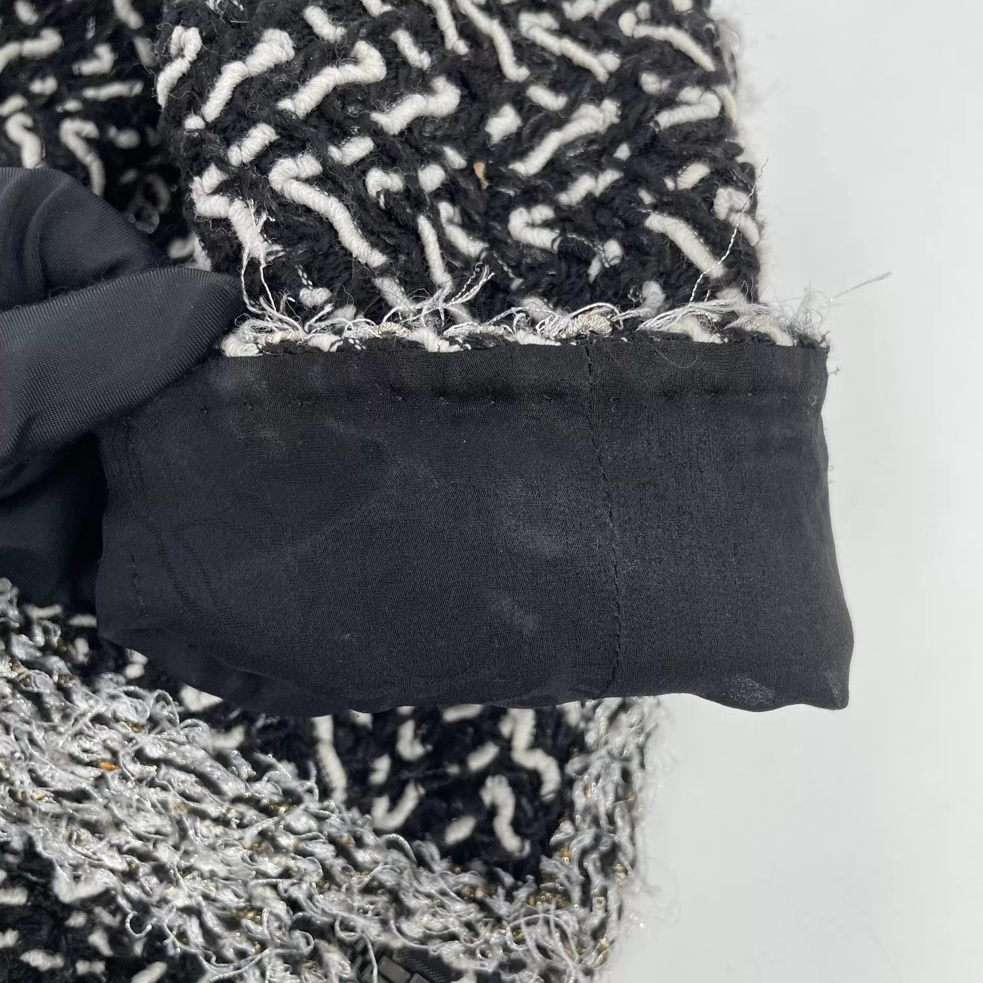 Chanel Chanel Black & White Soft Tweed Jacket Size 36 Size XS / US 0-2 / IT 36-38 - 3 Thumbnail
