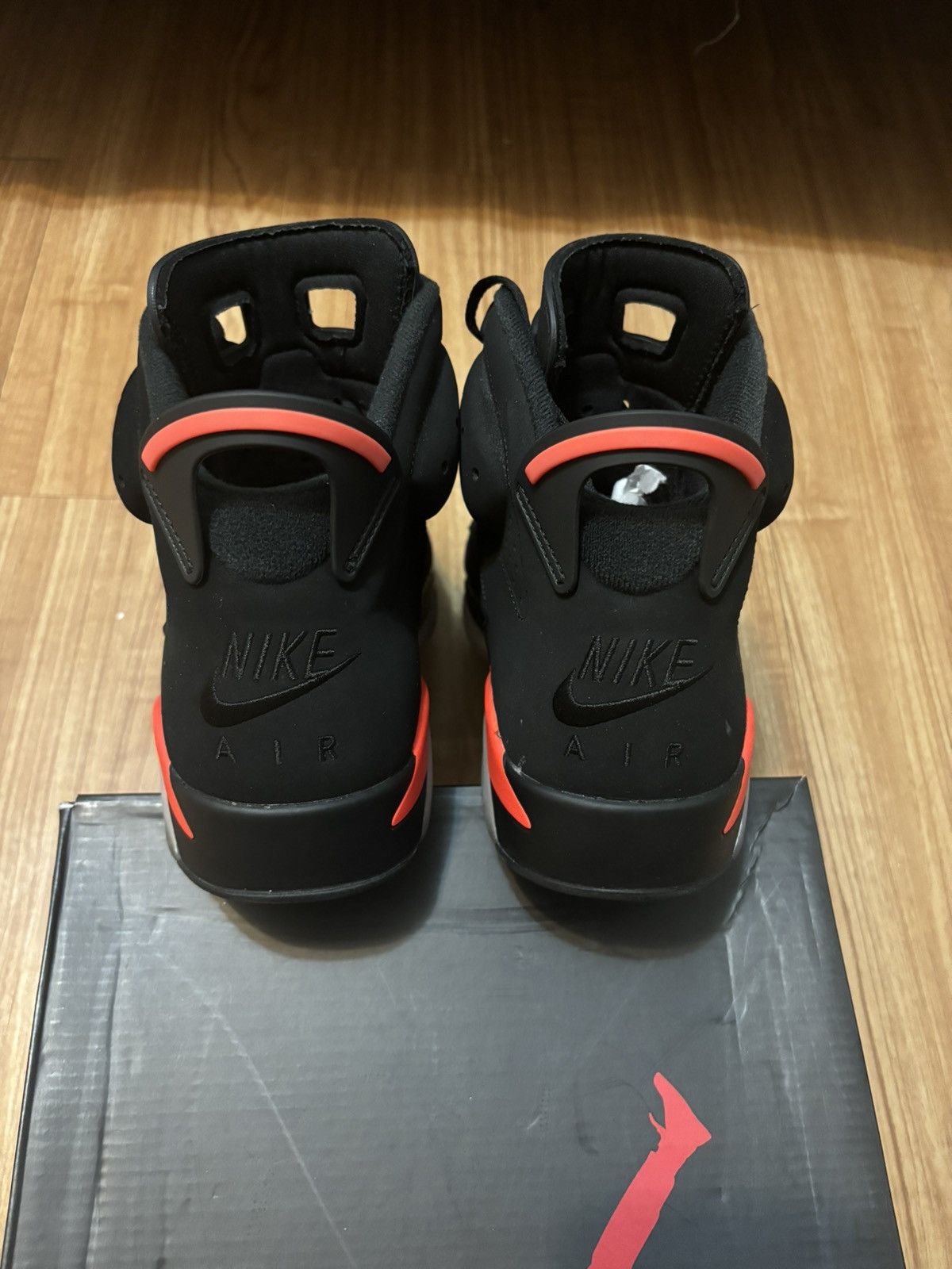 Nike AIR JORDAN 6 RETRO BLACK/INFRARED Size US 11 / EU 44 - 4 Thumbnail